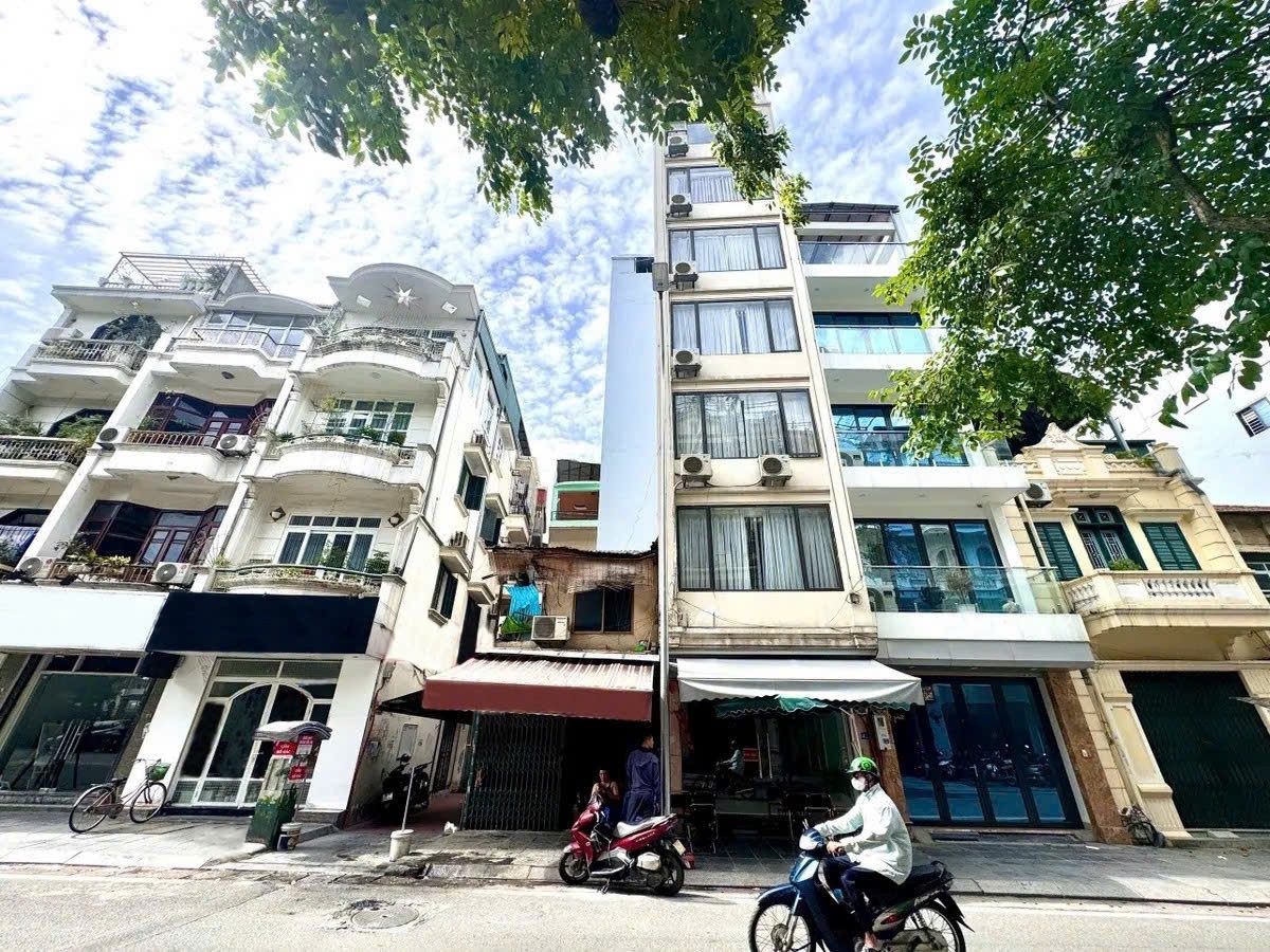 VỊ TRÍ ĐẸP-MẶT PHỐ GIẢNG VÕ-104M 38xTỶ-VỈA HÈ RỘNG-KINH DOANH-TIỆN ÍCH NGẬP TRÀN
