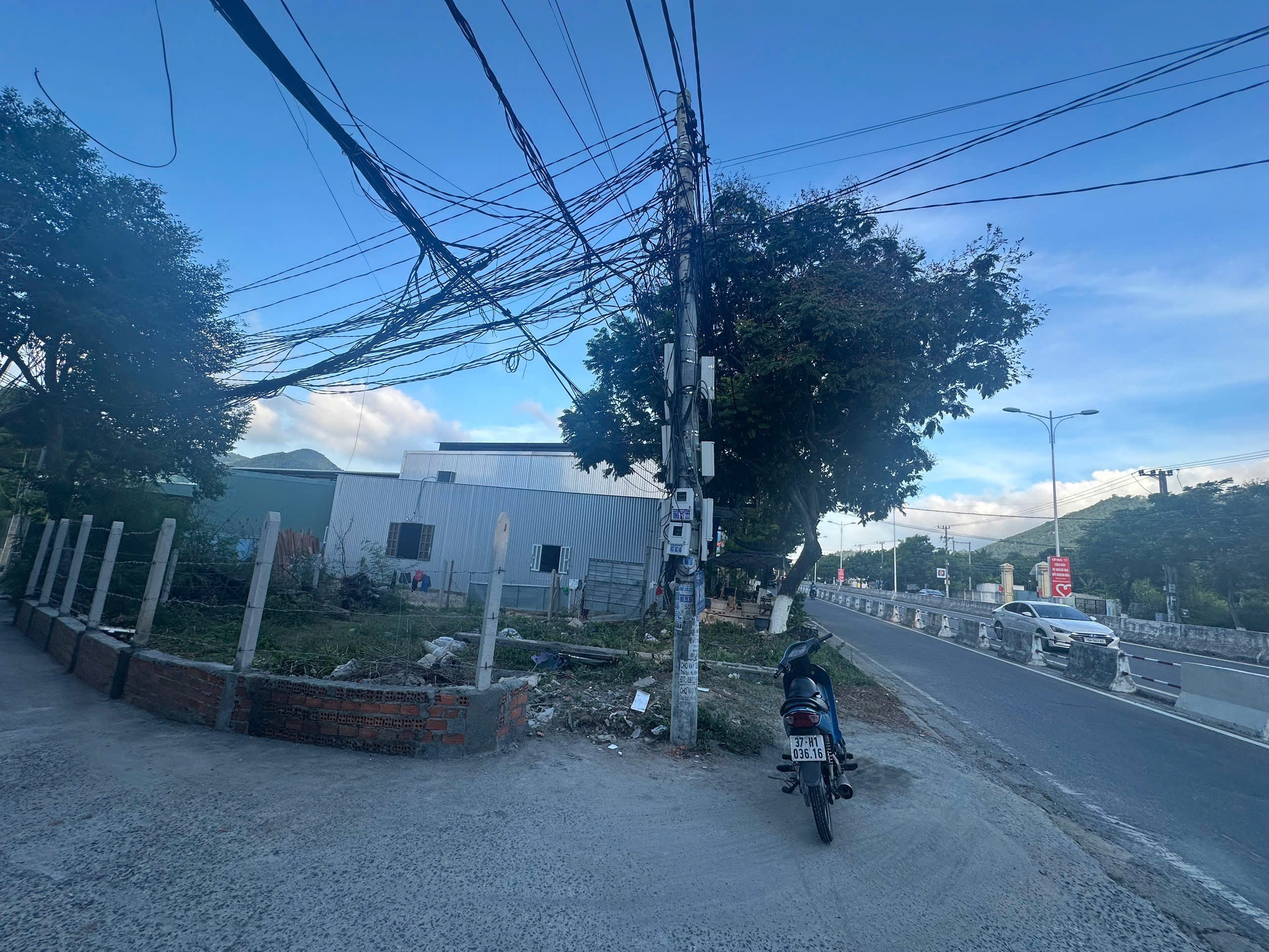 bán lô góc 2 mặt tiền ngang 13m Nguyễn Tất Thành Phước Đồng Nha Trang 0985451850 3