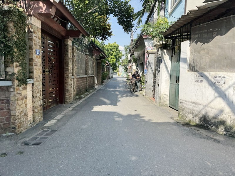 Cần bán 67,5m2 đất thôn Hội - Phường Gia Lâm. Đường ô tô con, gần hồ điều hòa và chợ