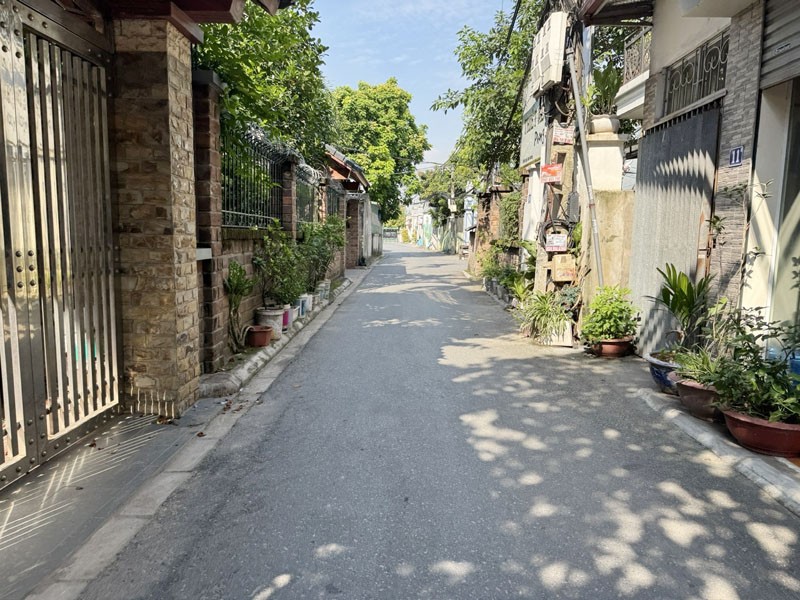Cần bán 67,5m2 đất thôn Hội - Phường Gia Lâm. Đường ô tô con, gần hồ điều hòa và chợ 3