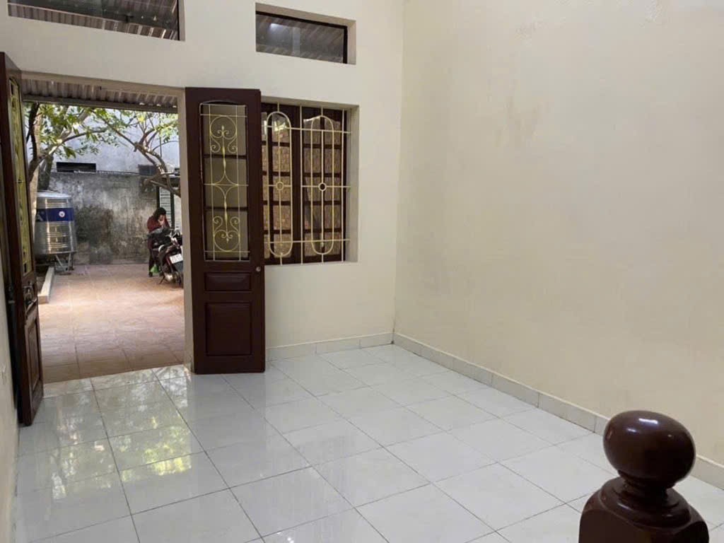 Tứ Liên - vị trí đẹp - một bước ra mặt phố - 73m - nhỉnh 10 tỷ 2