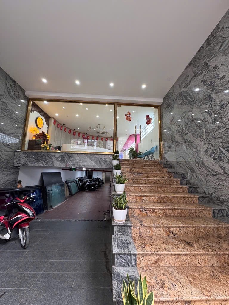 MẶT PHỐ NGUYỄN CHÍNH - TÒA BUILDING 7 TẦNG + 1 HẦM - 176M² - MT 6.5M - 70 TỶ 2