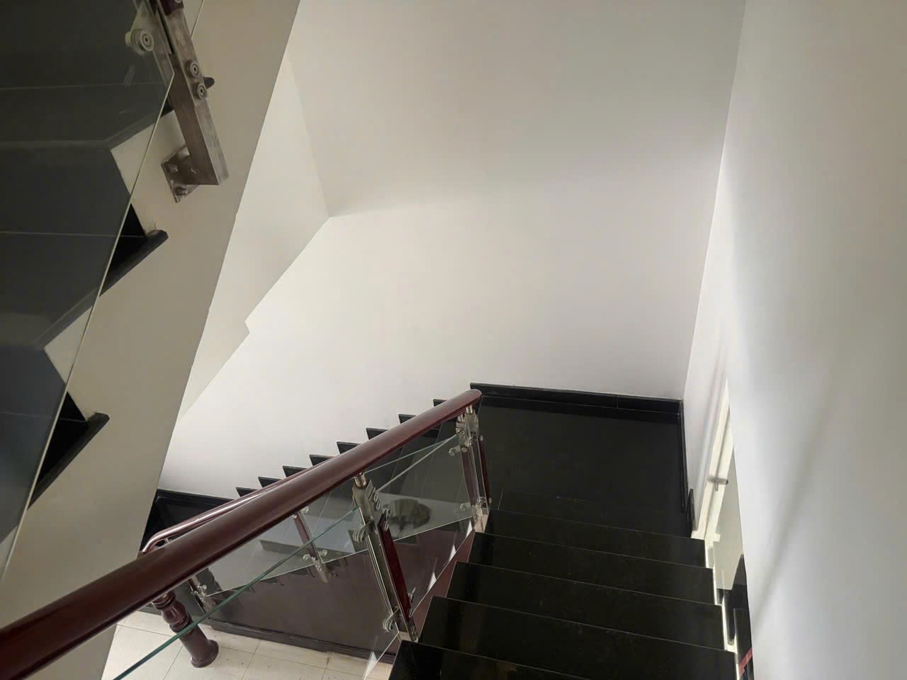 Cho thuê Nhà mặt tiền Phường Phước Long B, Quận 9, Diện tích 350m², Giá 82 Triệu/tháng 2