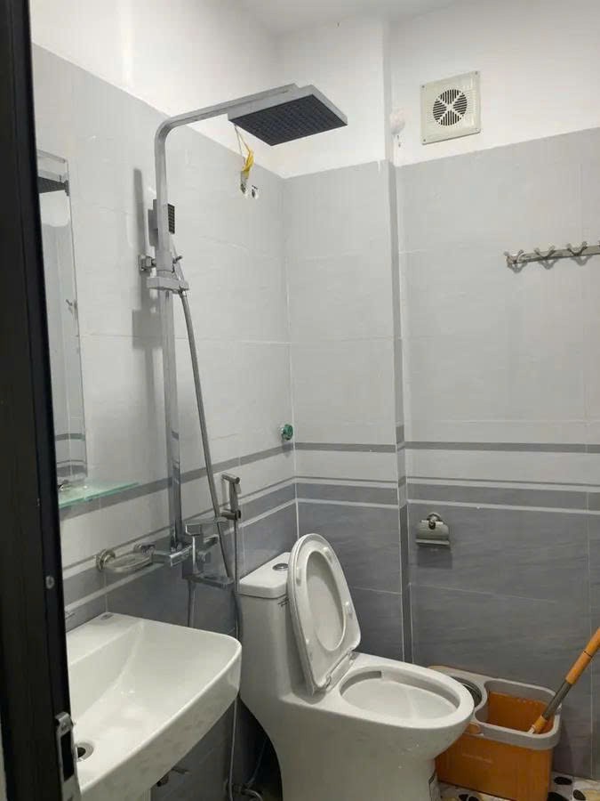 NHÀ ĐẸP MỚI KÍNH KOONG Ở NGAY- Ô TÔ ĐỖ GẦN - 35M RA TRỤC CHÍNH - KINH DOANH NHỎ - 5 TẦNG NỘI THẤT 2