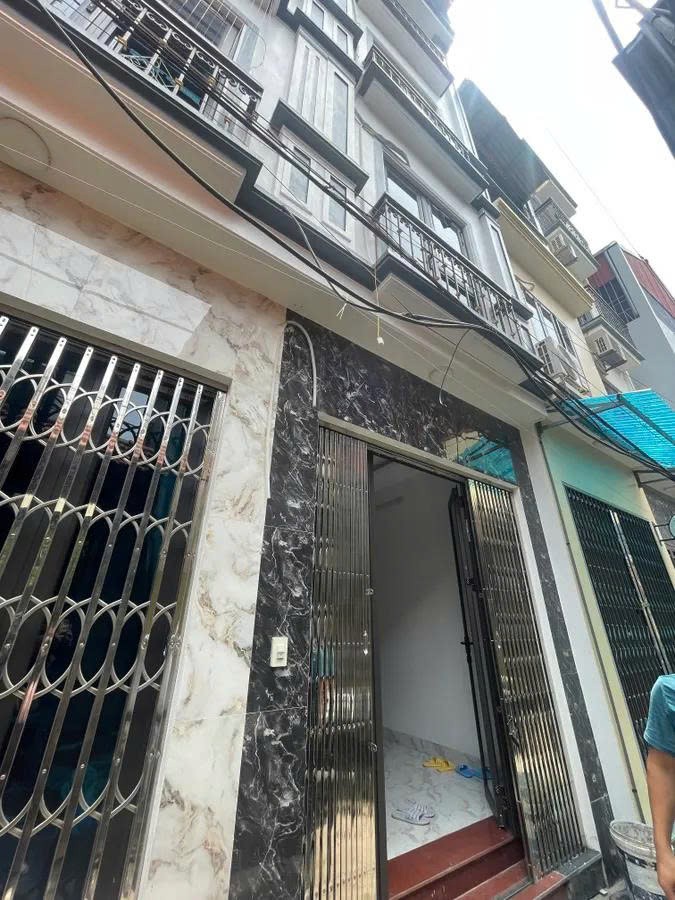NHÀ ĐẸP MỚI KÍNH KOONG Ở NGAY- Ô TÔ ĐỖ GẦN - 35M RA TRỤC CHÍNH - KINH DOANH NHỎ - 5 TẦNG NỘI THẤT 4