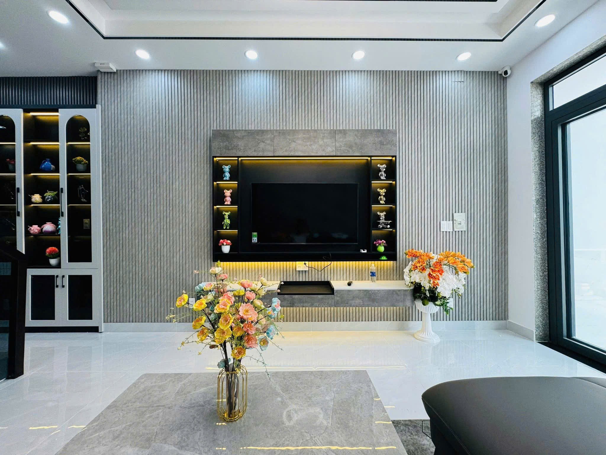 chính chủ bán gấp nhà đẹp hxh full nội thất giá chỉ 7.45 tỷ tại quận 7