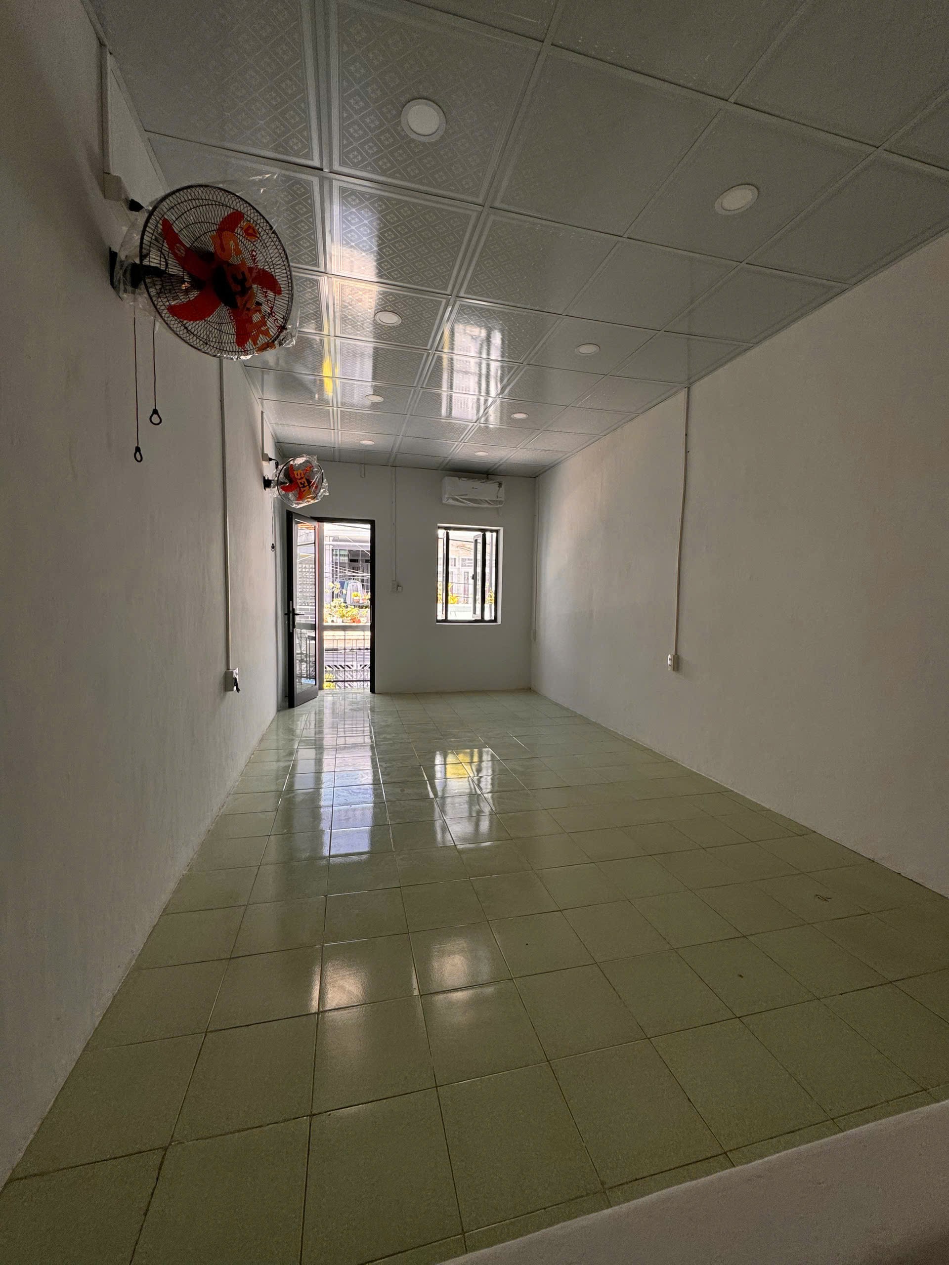 BÁN NHÀ VỪA Ở VỪA KINH DOANH NGAY TTTP NHA TRANG ĐƯỜNG 2 OTO 5