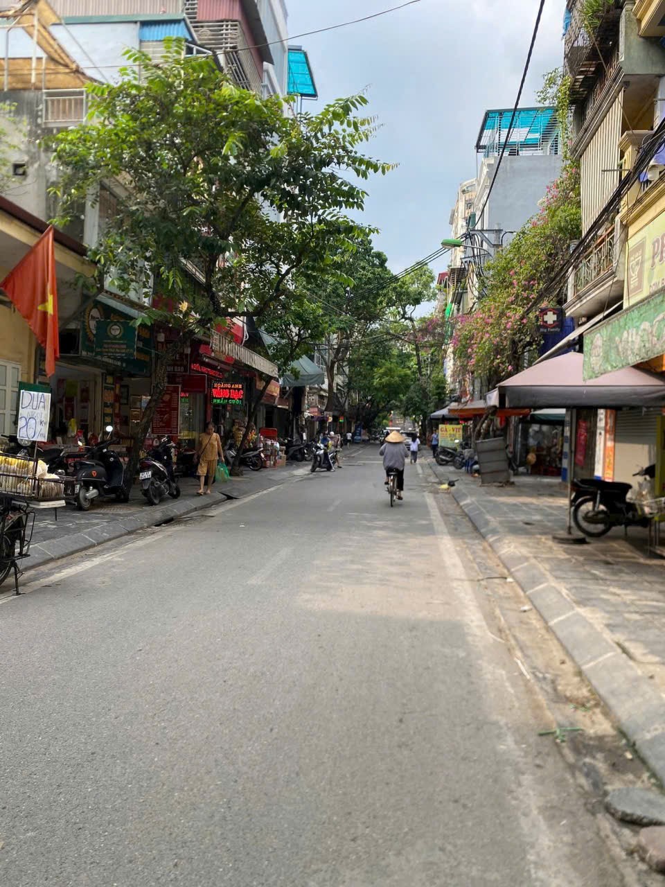MẶT PHỐ - LÔ GÓC  TÂN MAI- NHÀ  3 MẶT ĐƯỜNG- GIÁ RẺ - GOM THÊM HÀNG XÓM THÌ QUÁ NGON+ Mặt