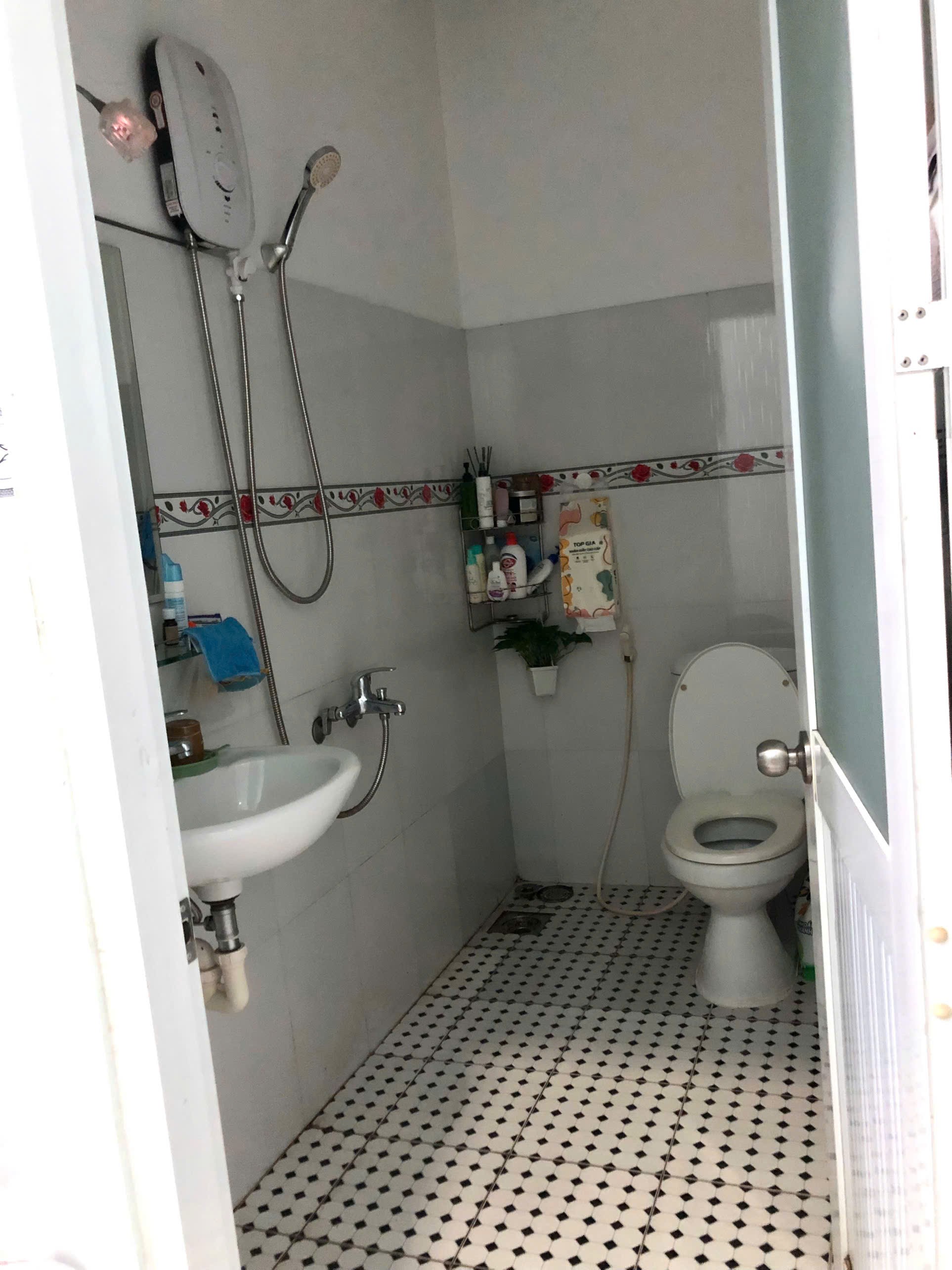 bán nhà 4x14 cấp 4 còn mới , gần huỳnh tấn phát nhà bè quận 7 3