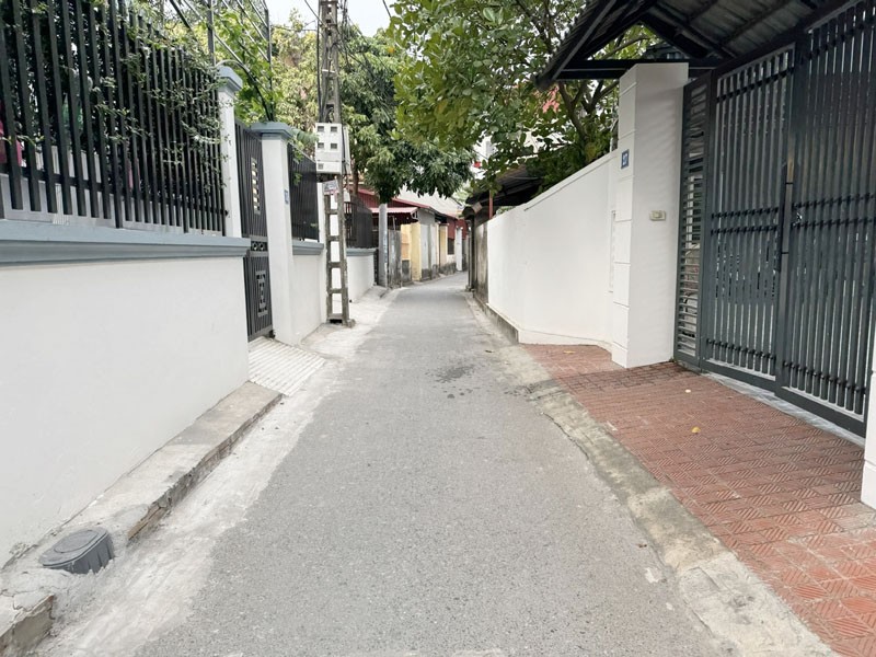 Cần bán 50m2 nhà 4 tầng xóm 2 Đông Dư, Phường Bát Tràng. Đường thông ô tô 7 chỗ, sát đường 379 4