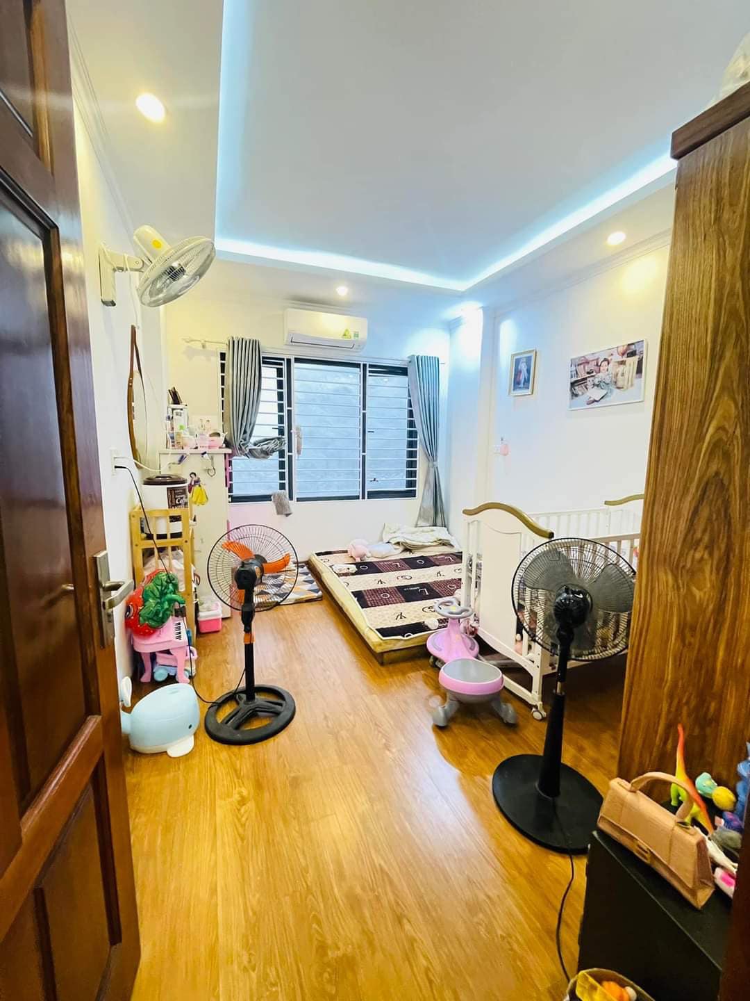 Bán nhà Vũ Tông Phan, Thanh Xuân,full nội thất,gần phố 40m2x5Tầng, giá 4,5tỷ.0985428591 3