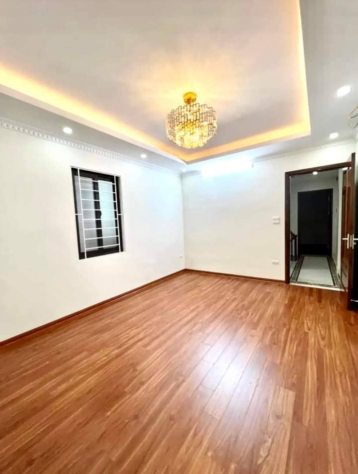 Cần bán Nhà mặt tiền đường Chính Kinh, Phường Khương Trung, Diện tích 38m², Giá 6.3 Tỷ 6