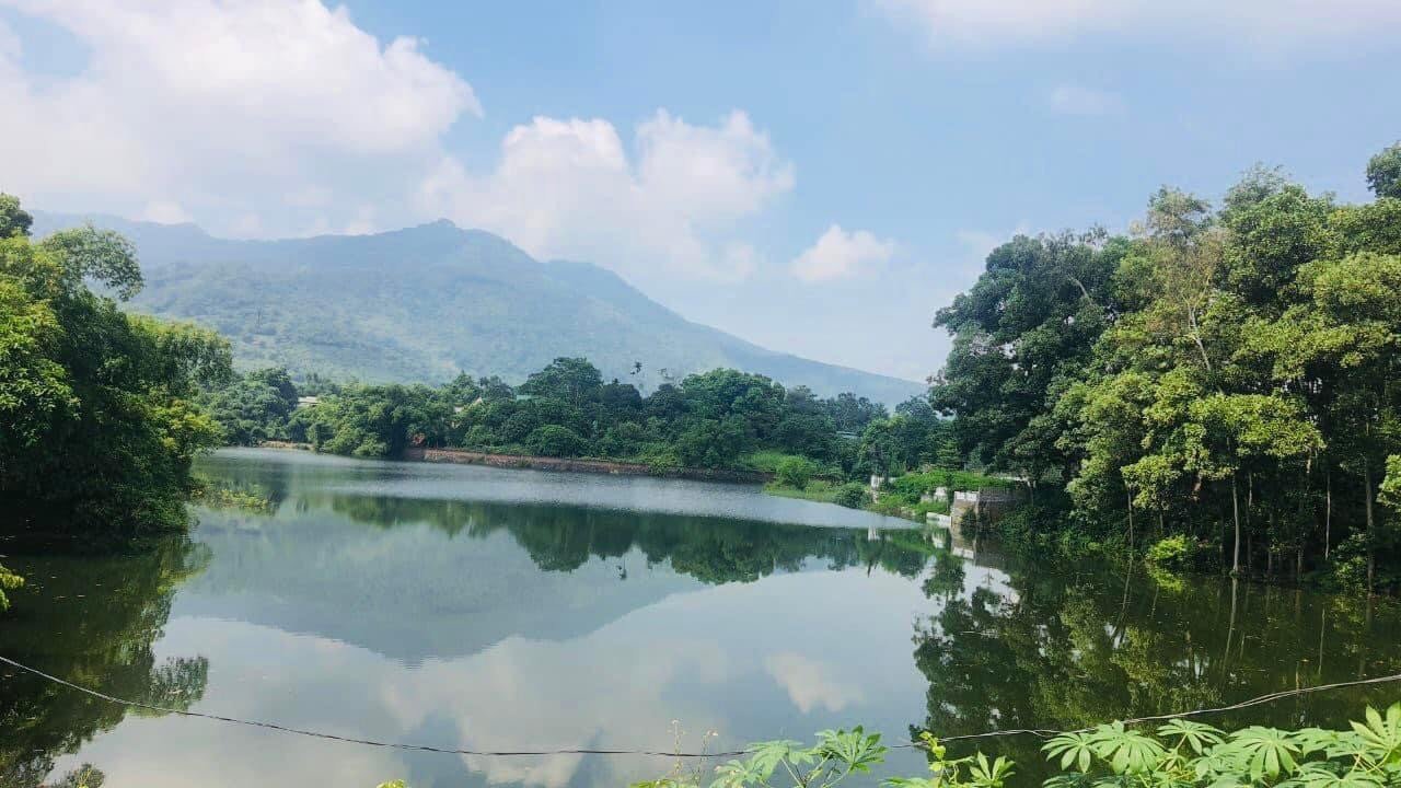 Bán đât nghỉ dưỡng Cư Yên - Lương Sơn 1700m bám hồ Khoáng Bưởi