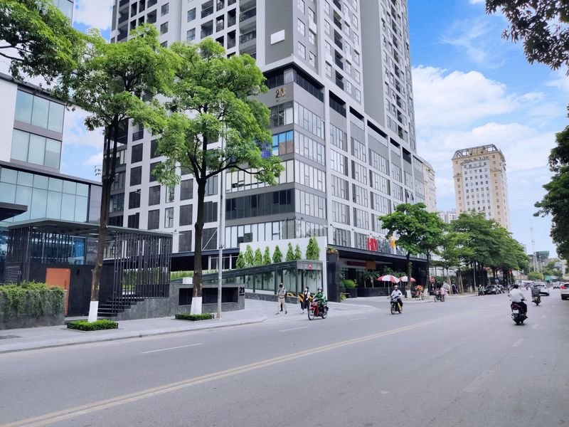 Cho thuê Nhà mặt tiền đường Duy Tân, Phường Dịch Vọng Hậu, Diện tích 700m², Giá 180 Nghìn/m²/tháng