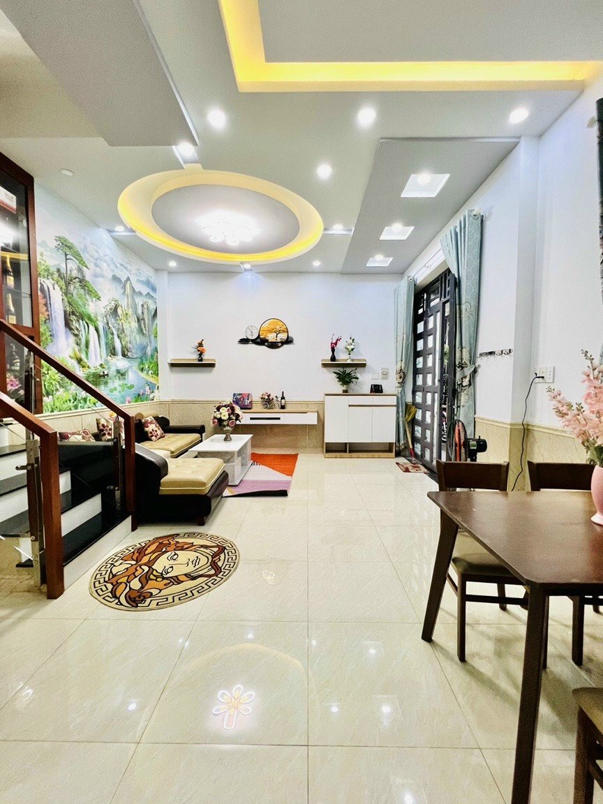 Nhà đẹp, Trần Văn Hoàng, 6 x 7m, 3 lầu, khu yên tĩnh, Tân Bình, Diện tích: 42m², Giá: 5.6 Tỷ - LH: 0909284886 4