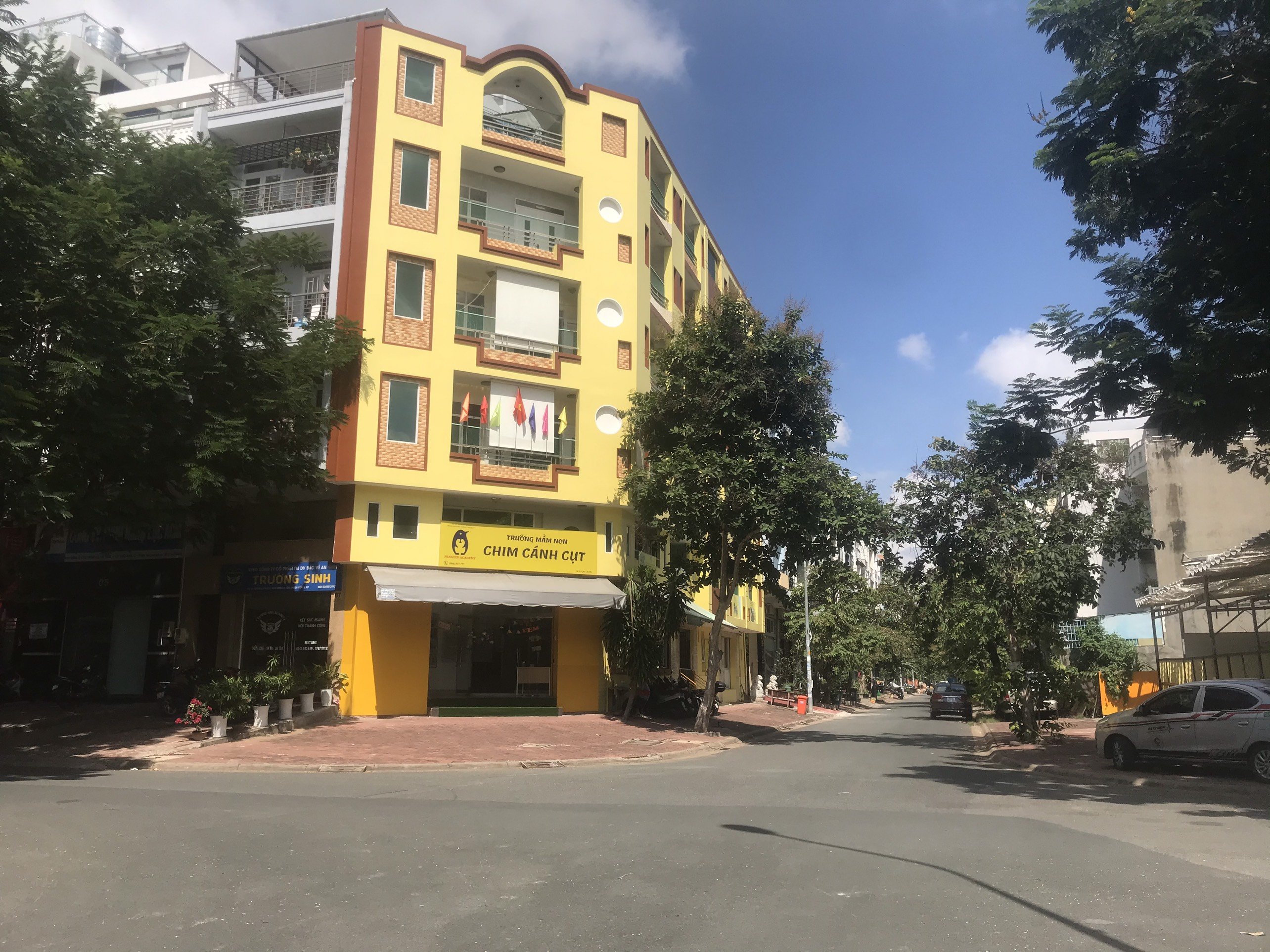 Bán nhà góc 2mt đường Nguyễn Thị Thập, Quận 7 dt 6x18m, Nh 6,9m, 6 lầu 1