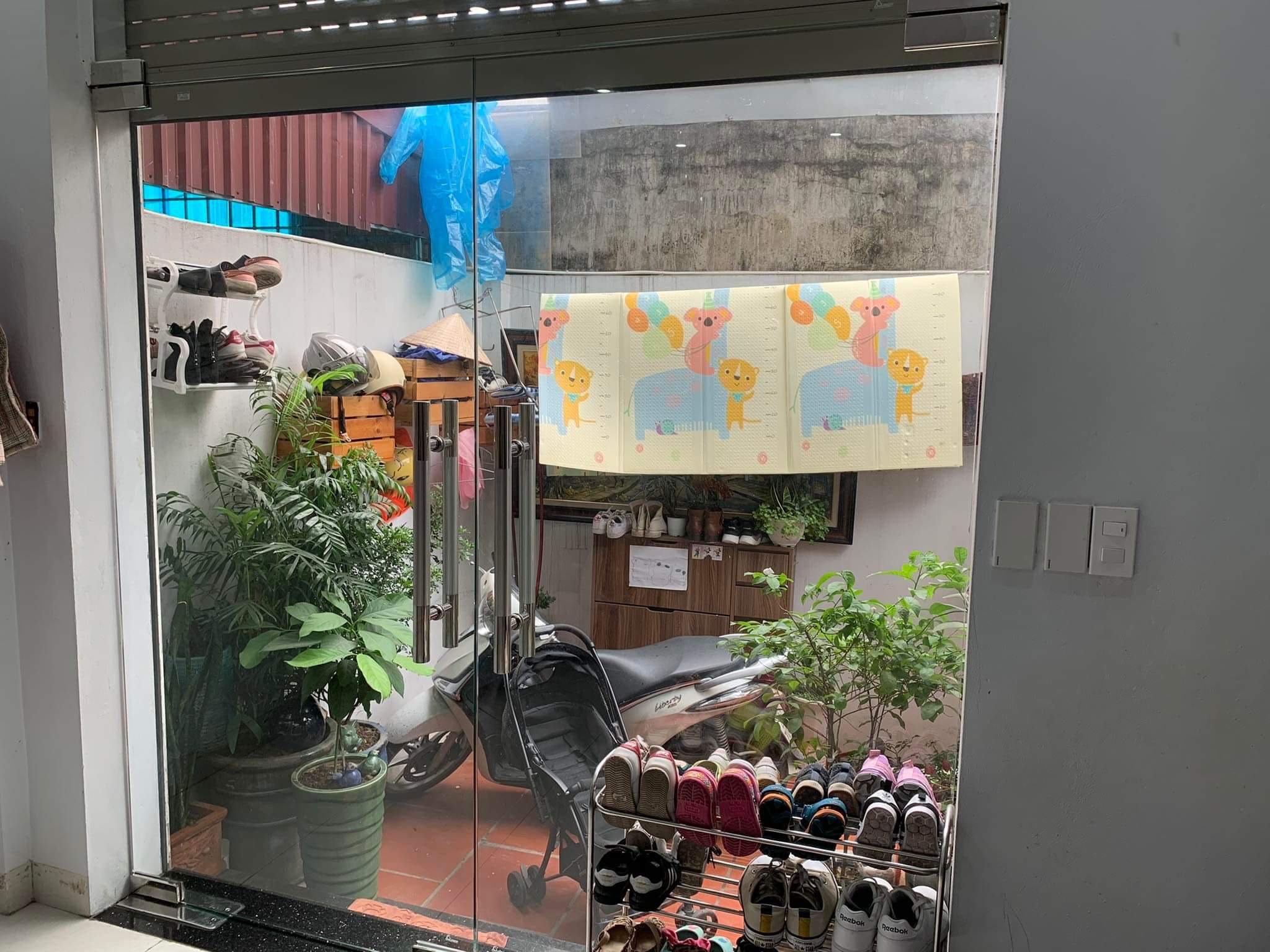 Bán ngay căn nhà hơn 70m2 tại Long Biên, nhà có sẵn 1 vườn trồng rau, giá đẹp cho chủ mới 8