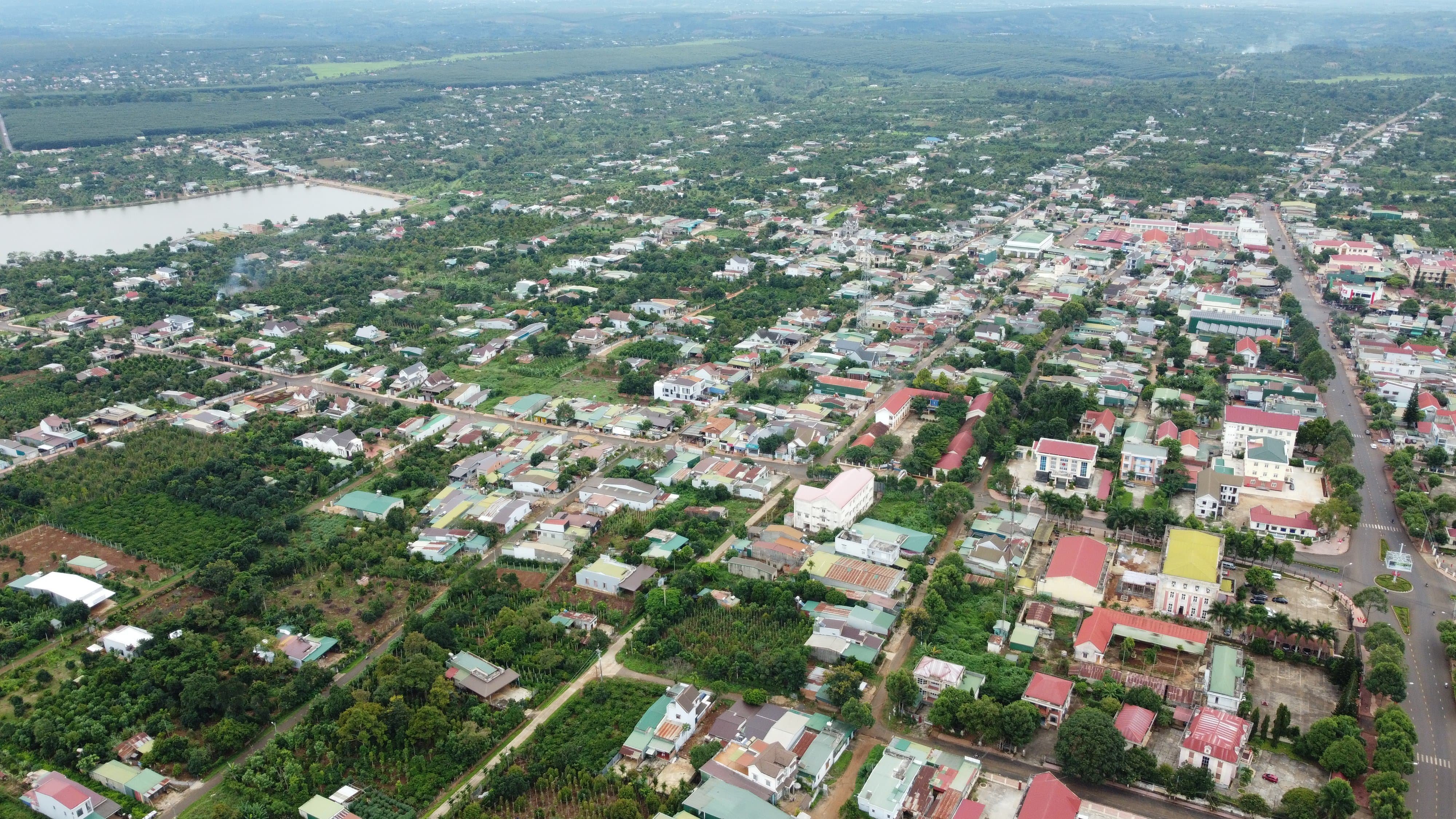 Bán gấp trong tuần : Nền đất mặt tiền đường  Hùng Vương, Xã Phú Lộc,Huyện Krông Năng, Đắk Lắk – Sổ hồng Riêng. 2