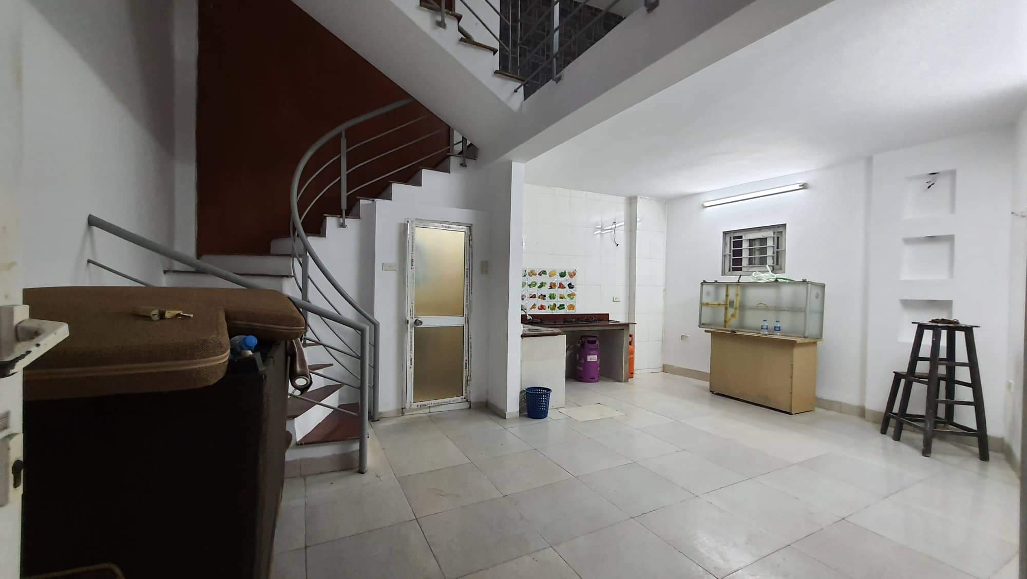 Cần bán Nhà ở đường Lê Hồng Phong, Phường Hà Cầu, Diện tích 33m², Giá 3.3 Tỷ 10