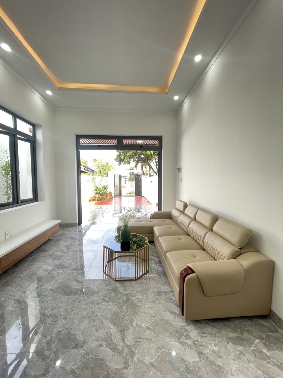 Bán nhà mới 100% siêu dài tại Hoà Thuận, BMT 18