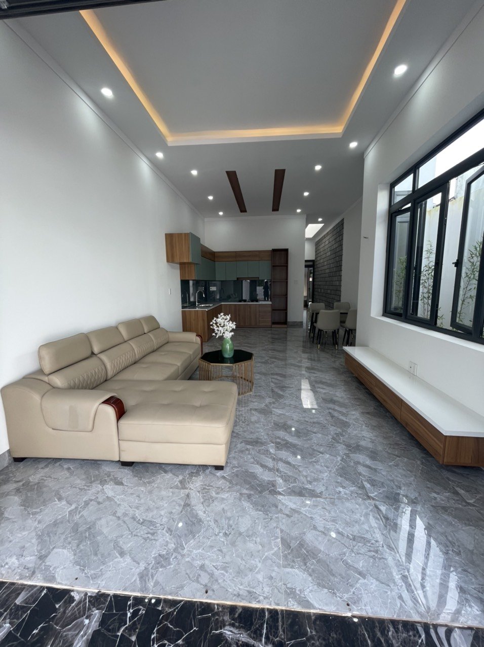 Bán nhà mới 100% siêu dài tại Hoà Thuận, BMT 24