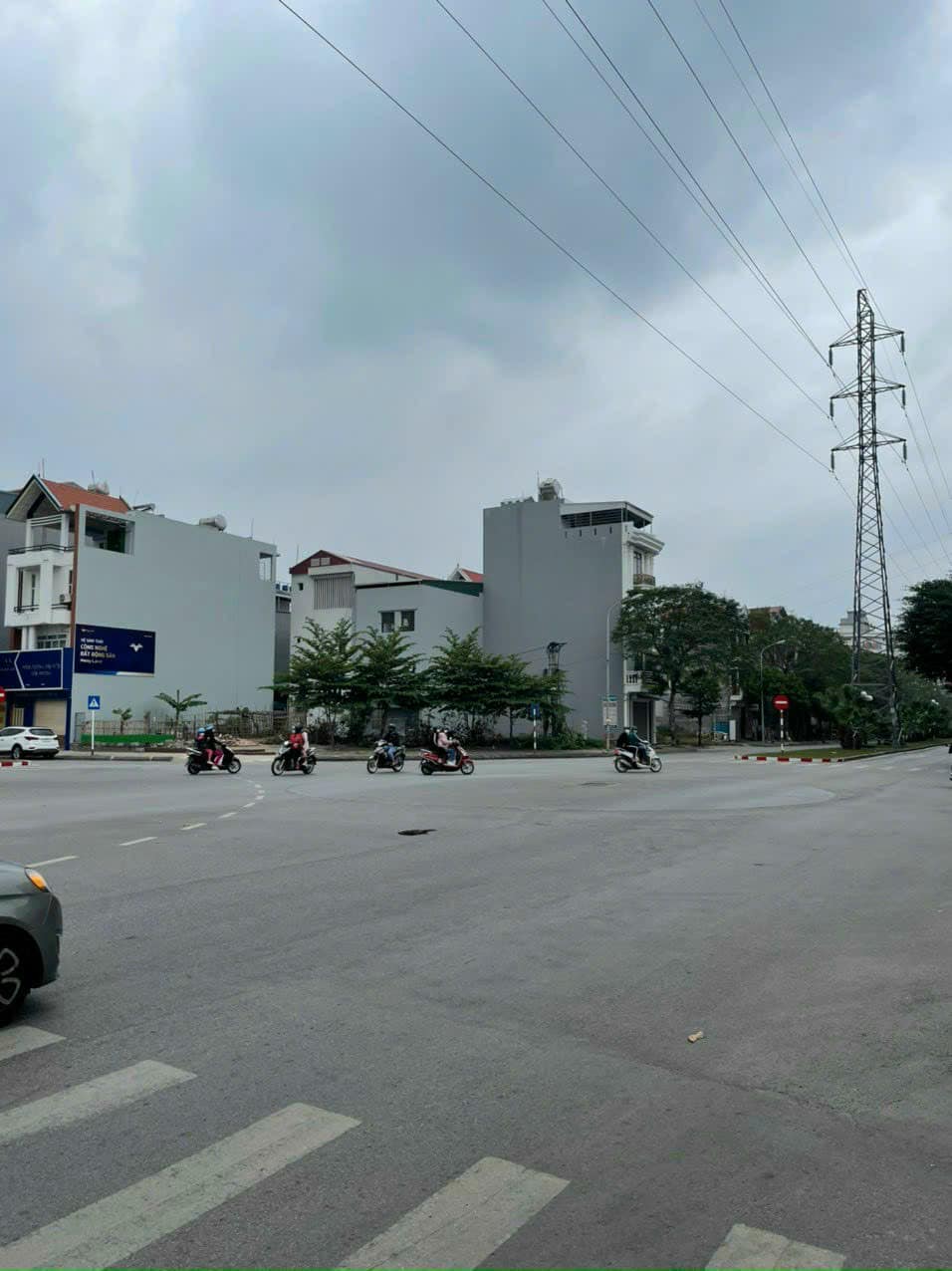 Bán đất kinh doanh vị trí cực đẹp mặt đường Phạm Văn Đồng, TP HD, 102m2, mt 6m 1