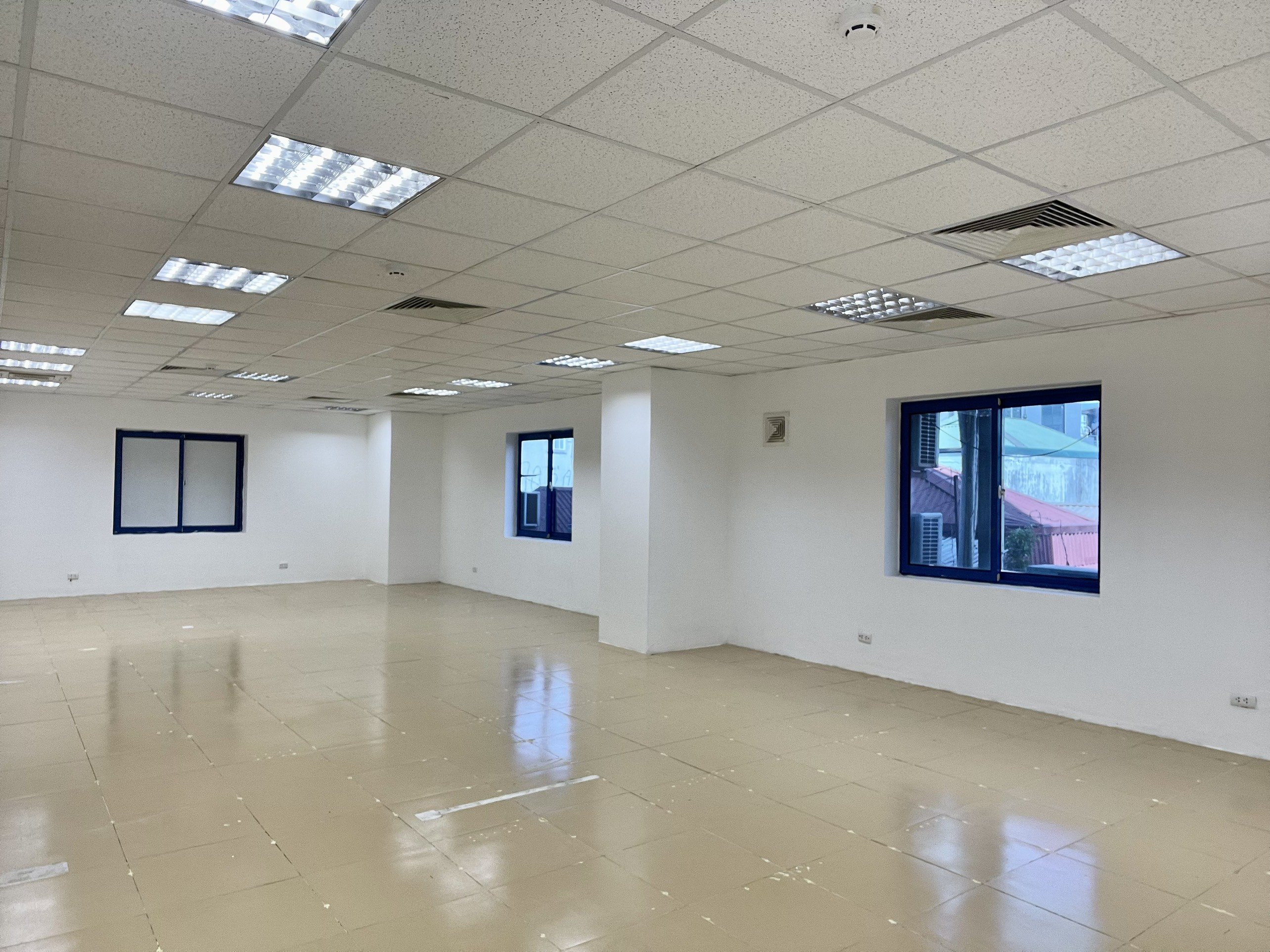 LH THUÊ NGAY VP 82M2 TẠI 18 THÁI HÀ GIÁ RẺ, CÓ CHỖ ĐỂ Ô TÔ, DỊCH VỤ TỐT. 5