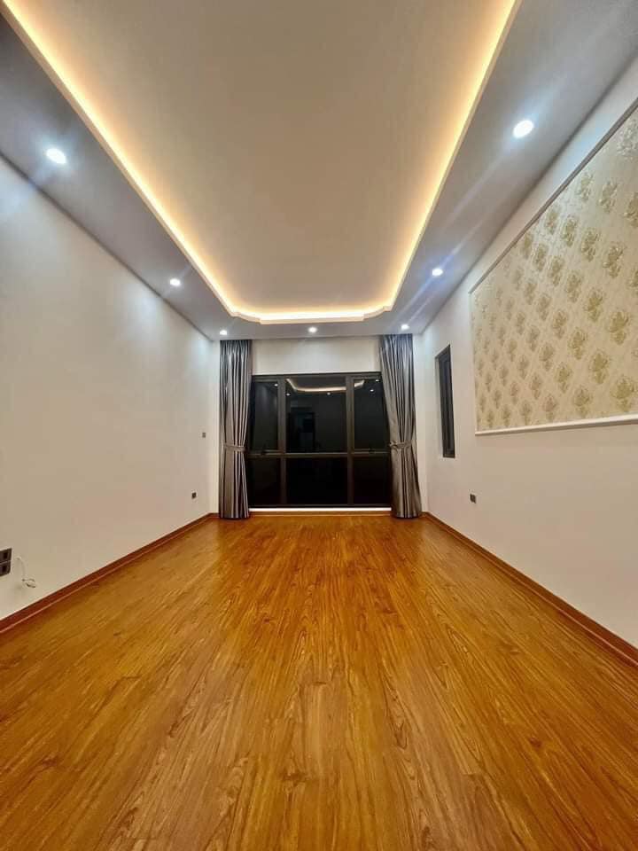 Bán nhà Giang Biên - Long Biên, Lô góc, Ô tô, KD, 50m2, 5 tỷ 1. 3