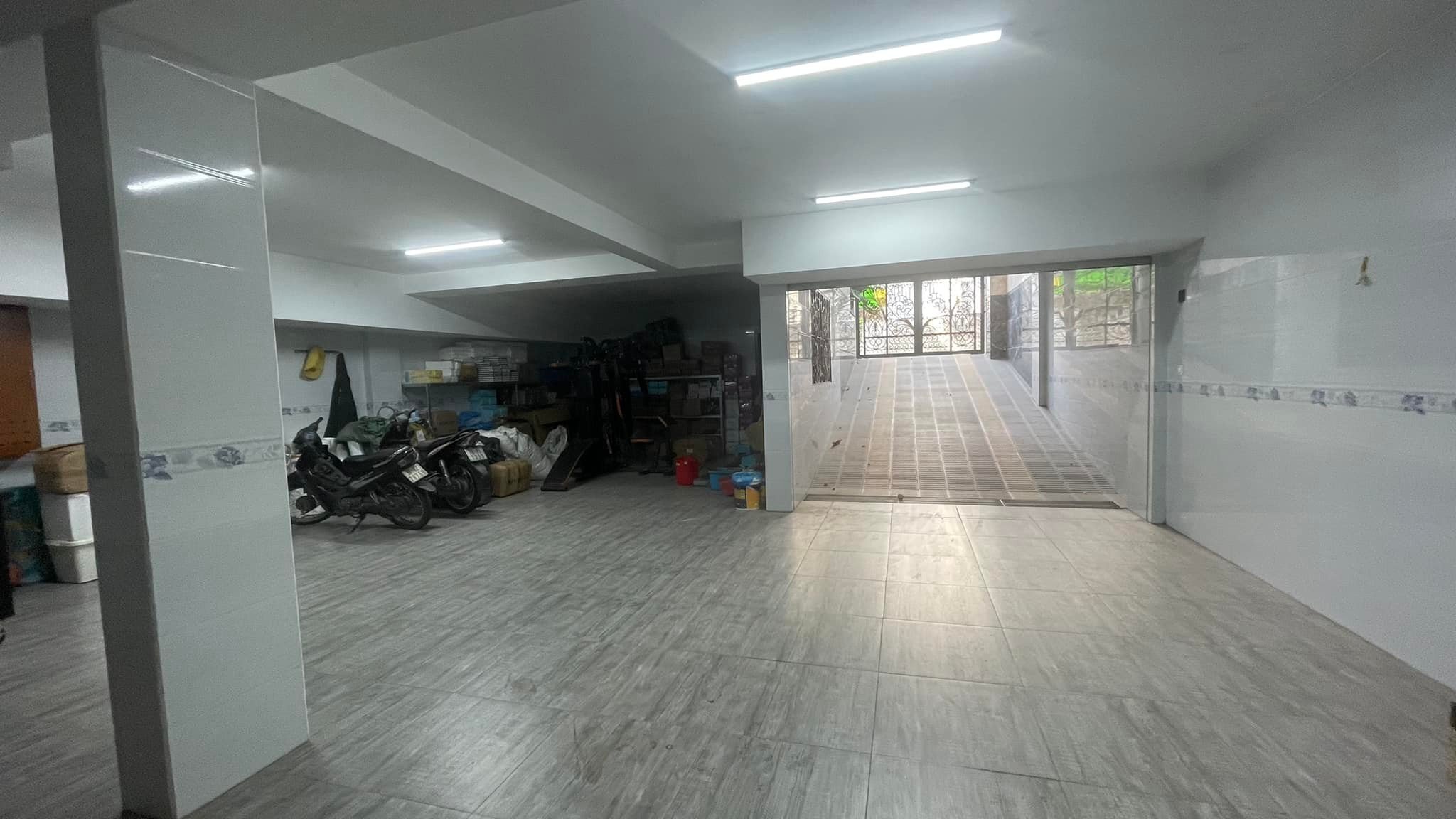 GẤP BÁN TÒA NHÀ VĂN PHÒNG HUỲNH TẤN PHÁT, P. PHÚ THUẬN, 180M2, 6 TẦNG, THANG MÁY, NGANG 9M SIÊU VIP 4