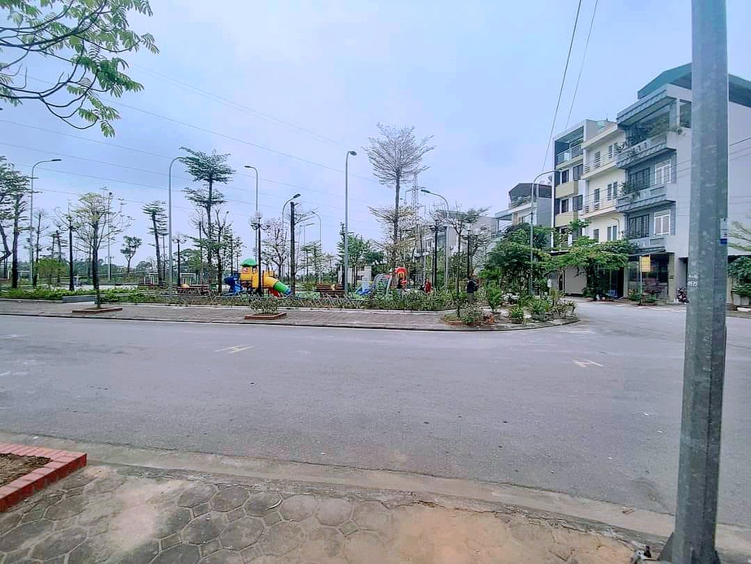 Bán đất phân lô dịch vụ Tràng Cày - Phú Lãm- view công viên- 4,1 tỷ 1