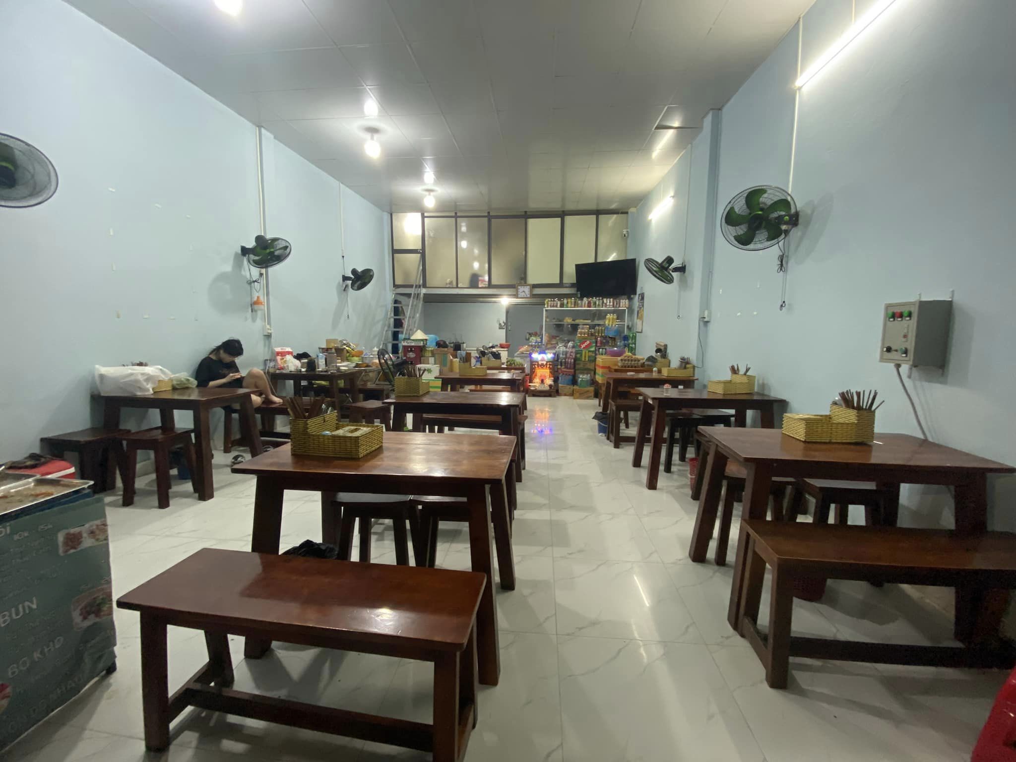 Chính chủ cần nhượng lại quán ăn uống 141 Sống Hồng – Phú Bài – Thị Xã HươngThuỷ . 2