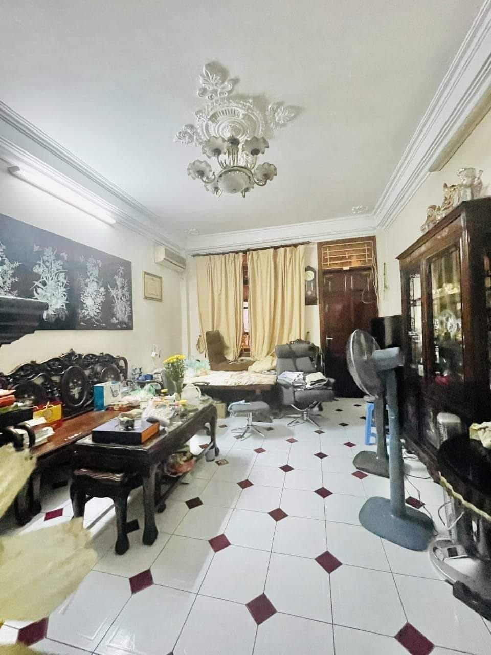 BÁN NHÀ MINH KHAI - LÔ GÓC HAI THOÁNG - DÂN XÂY - DIỆN TÍCH RỘNG - GẦN Ô TÔ 40m NHỈNH 3 TỶ 0901753139