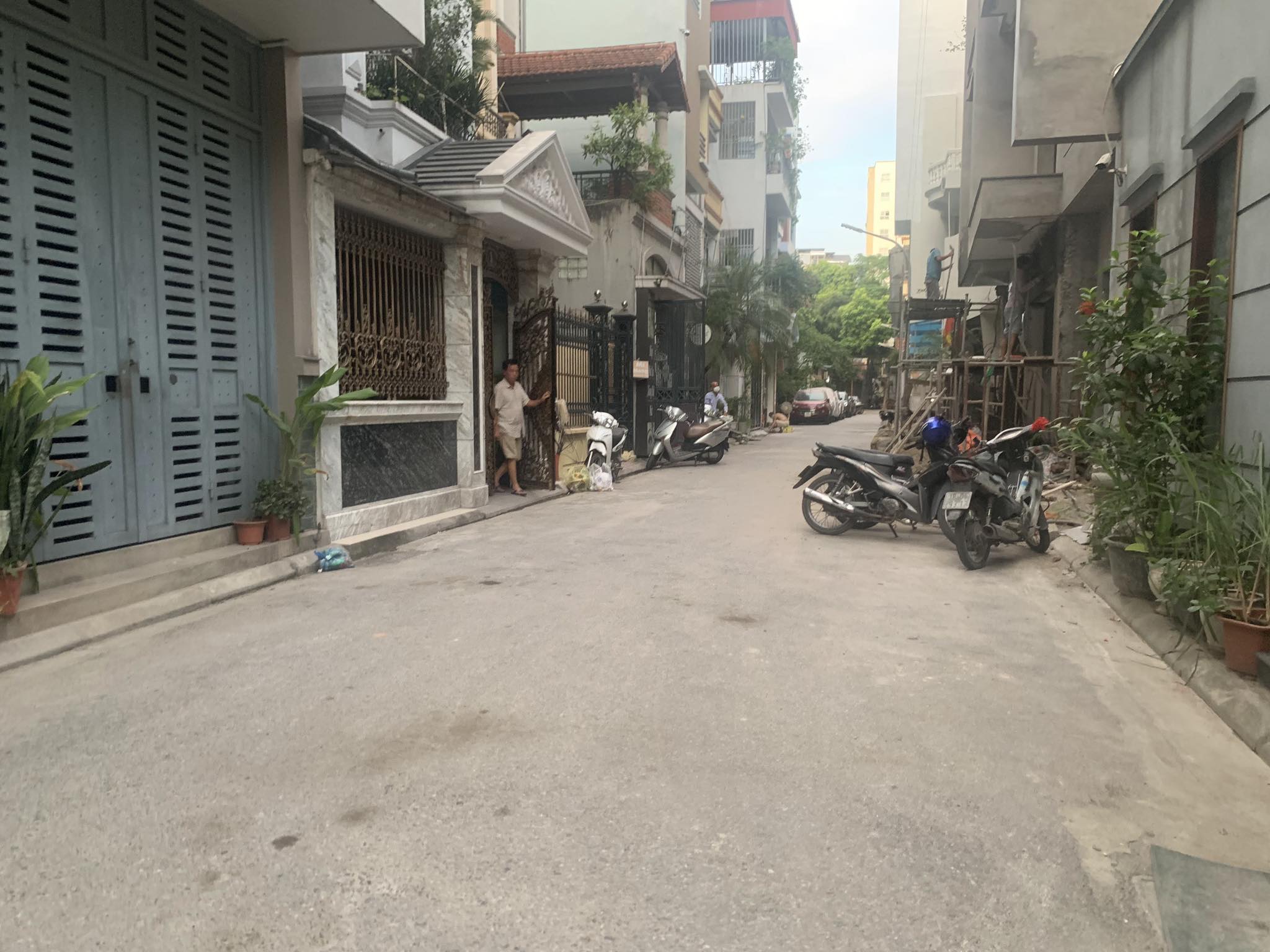nhà đẹp Nguyễn Văn Cừ, 70m x 5tầng, trung tâm Gia Thuỵ, gara, ôtô tránh 1