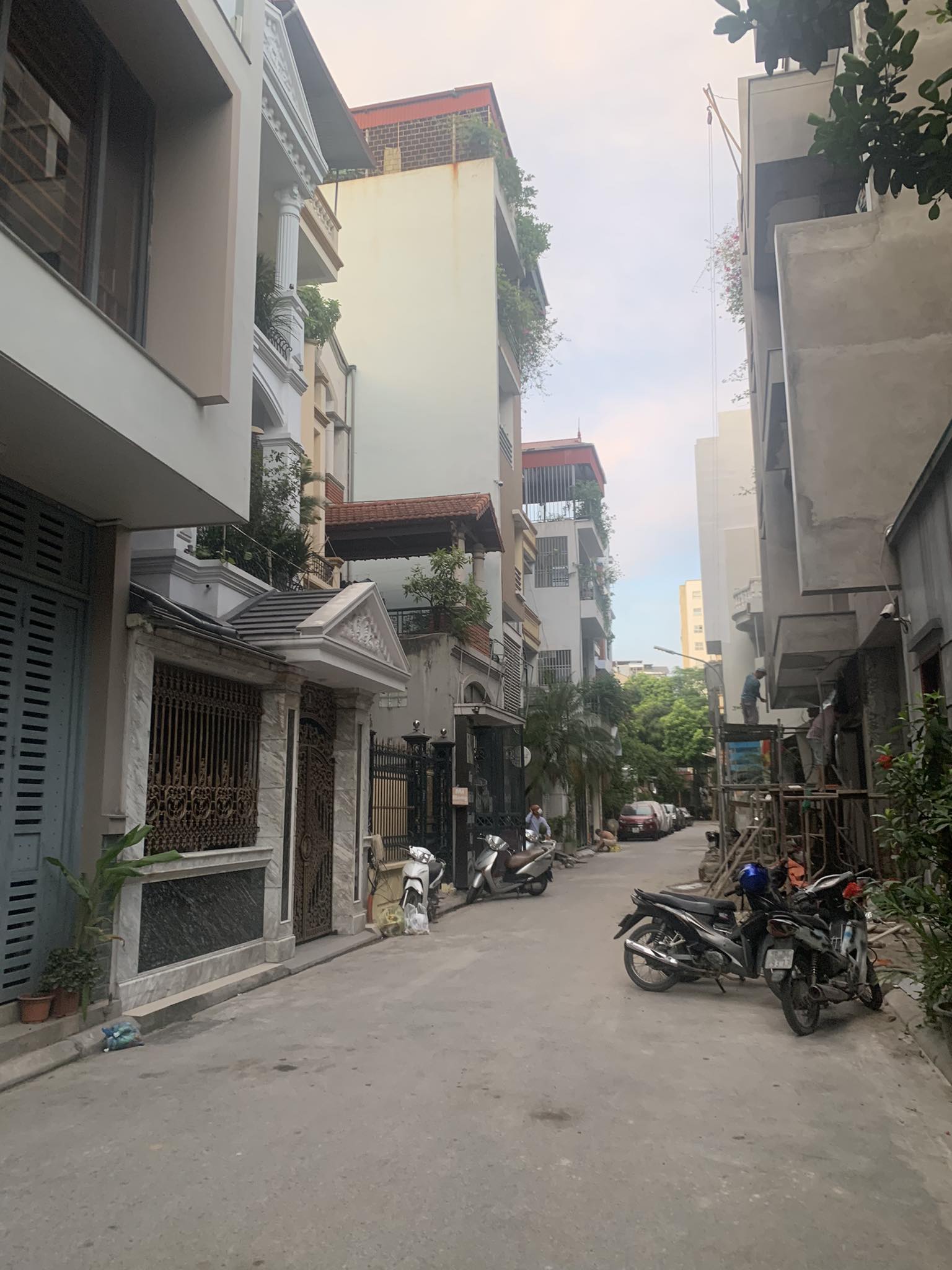 nhà đẹp Nguyễn Văn Cừ- Gia Thuỵ 82m x 4T, mặt tiền 5.5m, phân lô, ôtô tránh