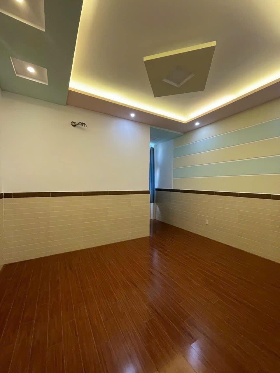 Bán Nhà Lê Văn Quới 4 Tầng, 106m2, Ngang 5m, Hẻm Oto Thông, 5