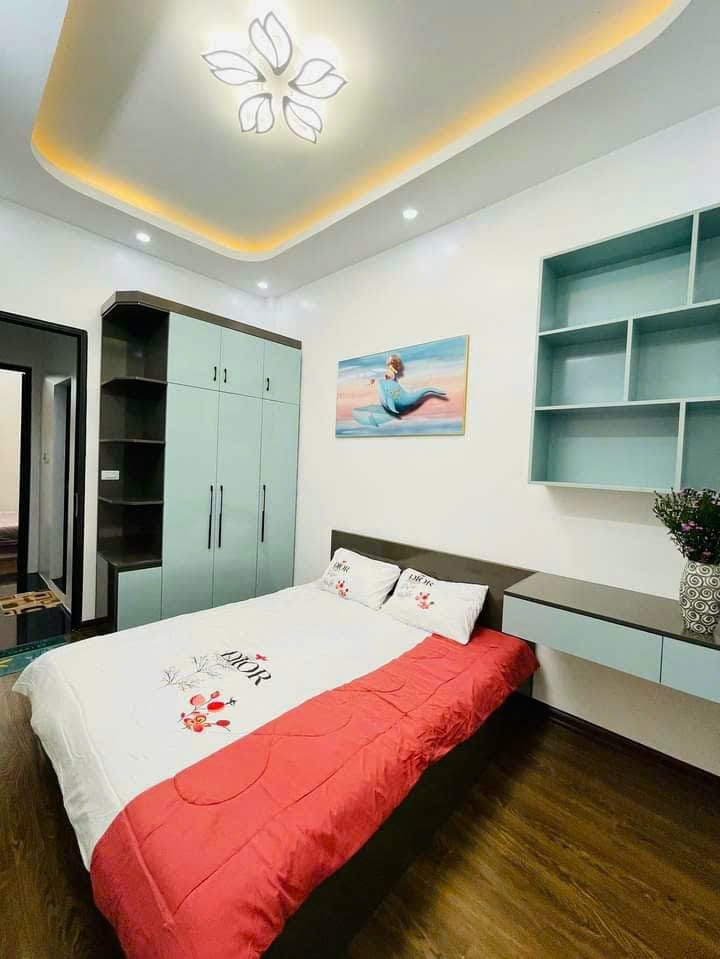 NHÀ ĐẸP PHỐ VÕNG THỊ QUẬN TÂY HỒ  DT: 51M2 5 TẦNG MT 4M 4 P NGỦ GIÁ: 6.25 TỶ + FUN NỘI THẤT ĐẦY ĐỦ KHÁCH VỀ Ở 3