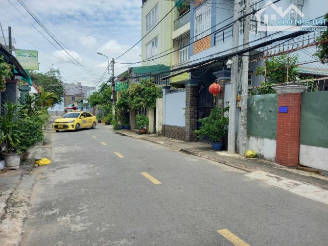 Bán villa 10x30m 4 lầu đường NB Man Thiện, Phường Tăng Nhơn Phú A, Quận 9 giá 28  tỷ 2
