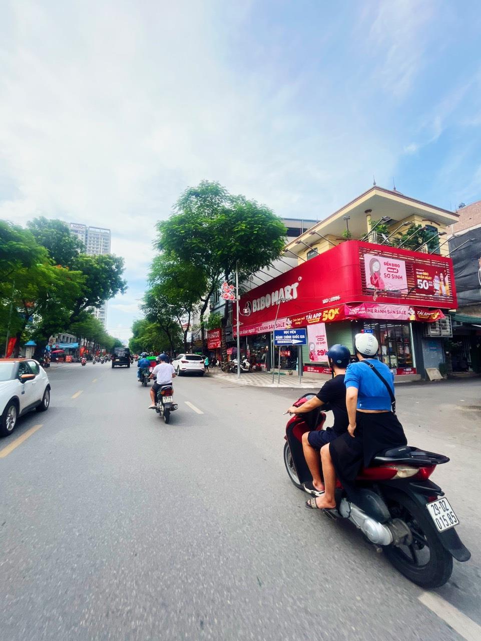 SIÊU PHẨM LẠC LONG QUÂN - CẦU GIẤY - NHÀ ĐẸP Ở LUÔN - 4PN - MẶT TIỀN 4M - 4.O5 TỶ