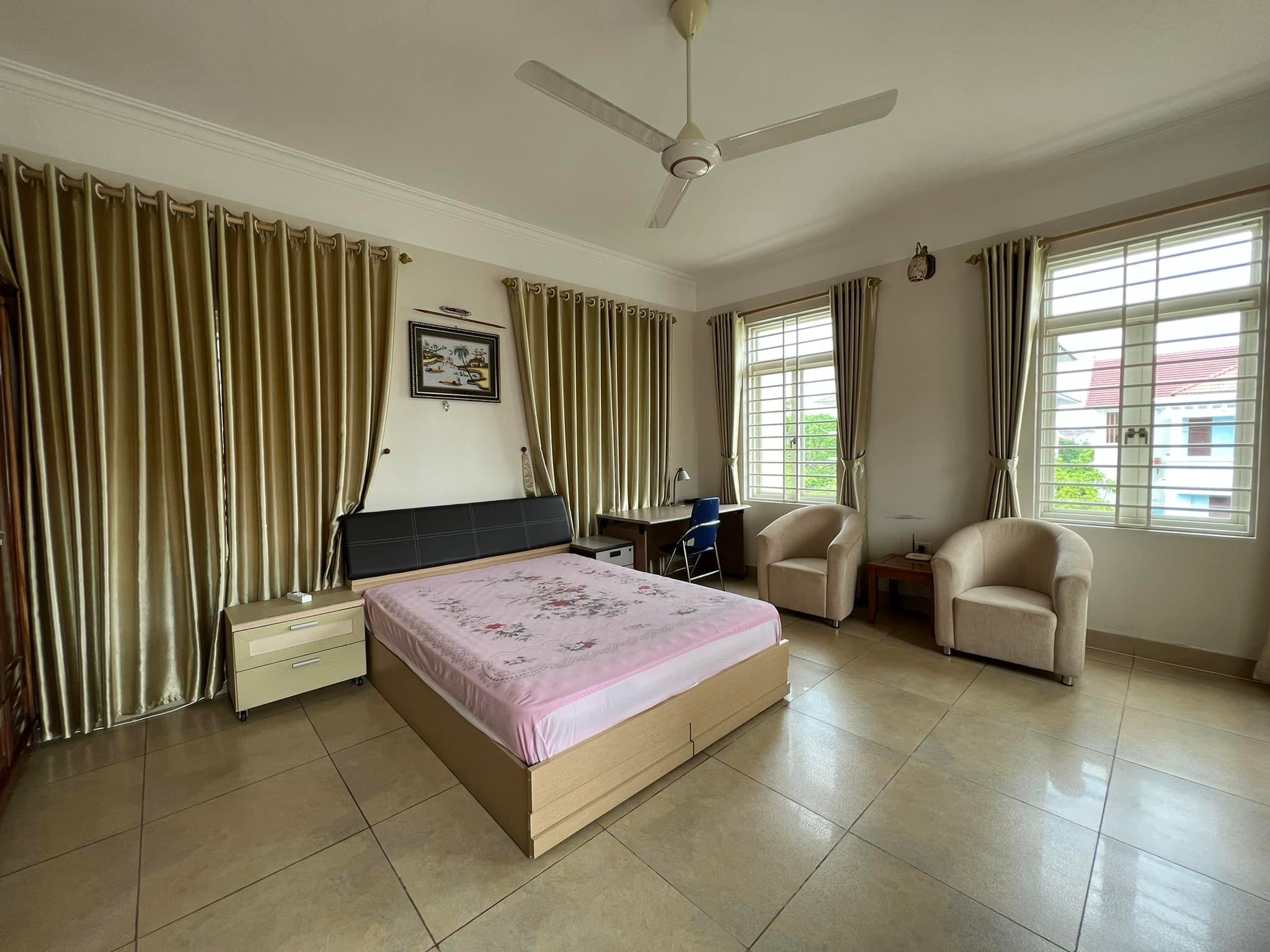 Cho thuê biệt thự Đông Nam Cường, TP HD, 300m2, 4 tầng, 7 phòng ngủ, đầy đủ đồ dùng, VIP 5