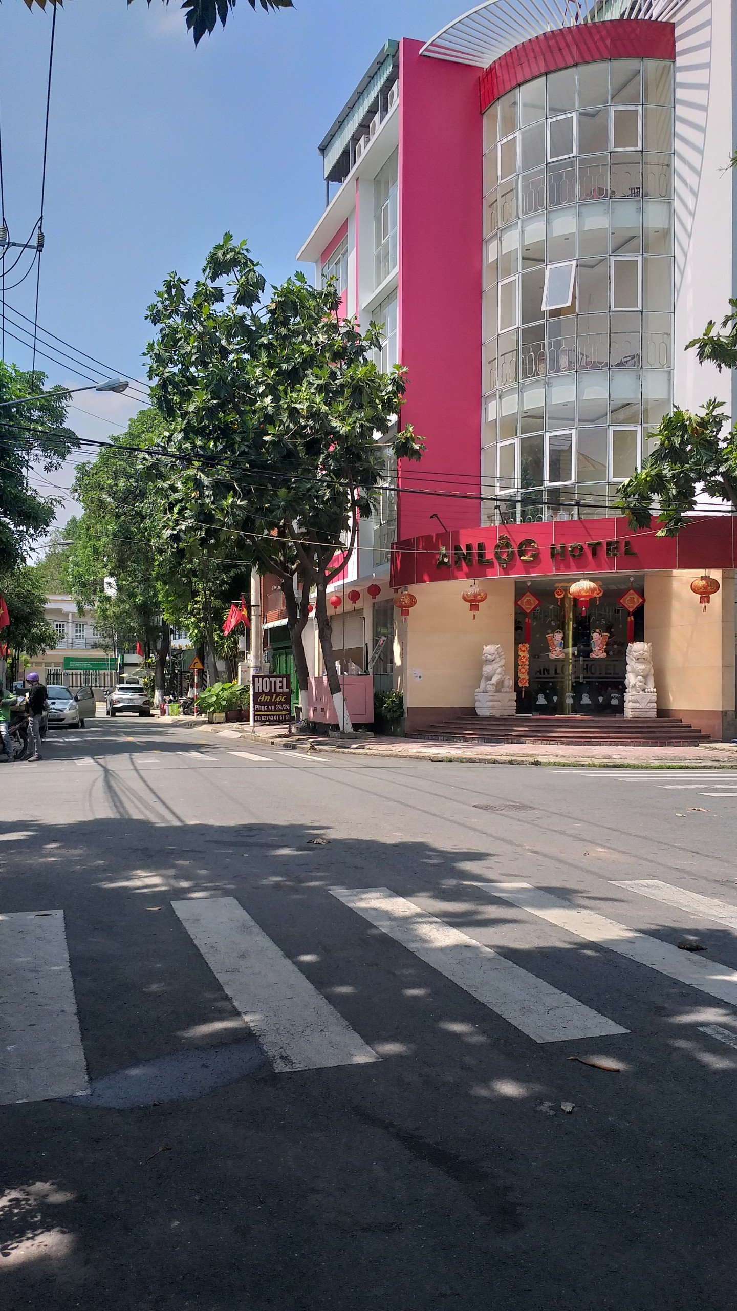 Bán lô gốc khách sạn ngay trung tâm Thủ Dầu Một , cạnh trường cao Đẳng Việt Hàn 2