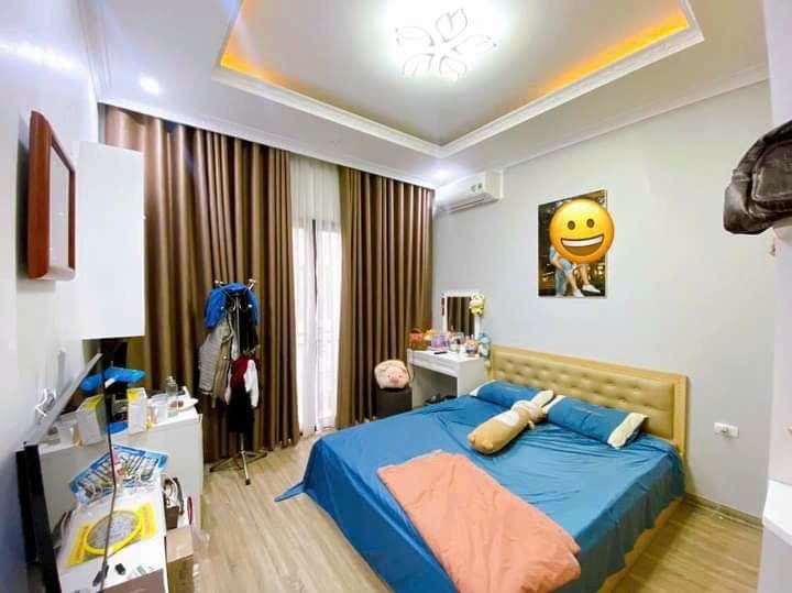 BÁN NHÀ QUẬN TÂY HỒ - PHỐ VÕNG THỊ DT: 51M2 5 TẦNG MT 4M 4 P NGỦ GIÁ: 6.25 TỶ + FUN NỘI THẤT ĐẦY ĐỦ KHÁCH VỀ Ở 4