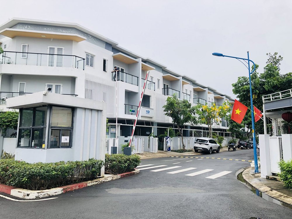 Bán nhà phố Mega Village Khang Điền, Full nội thất cao cấp, Sổ hồng, Giá rẻ 5