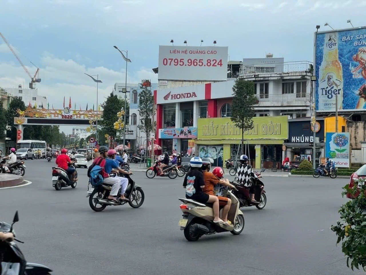 Cho thuê mặt bằng đường lớn gần công viên Biên Hùng 3