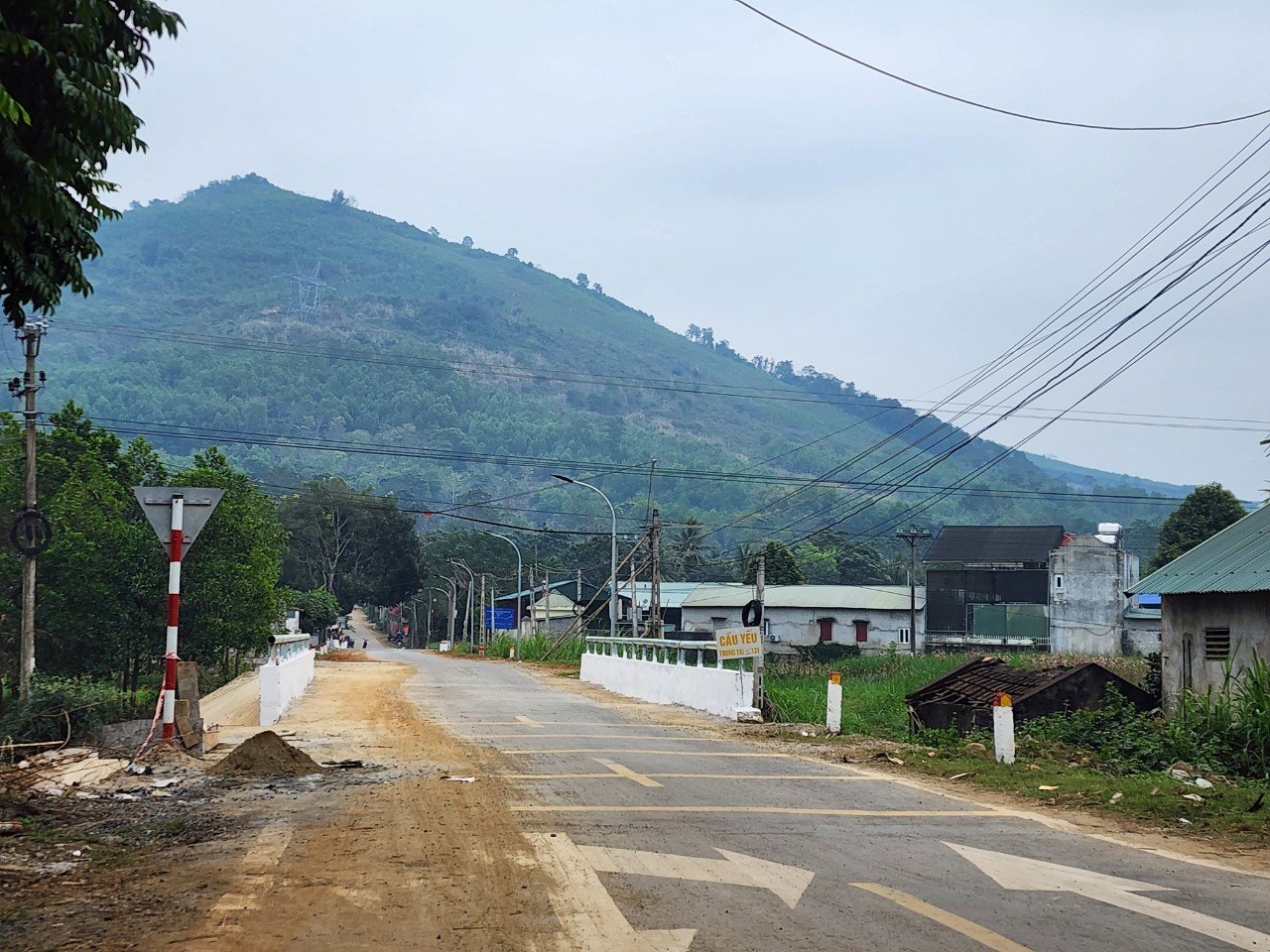 Bán gấp 1486m2 đất xã Cẩm Yên, huyện Cẩm Thủy. Miễn TG 2