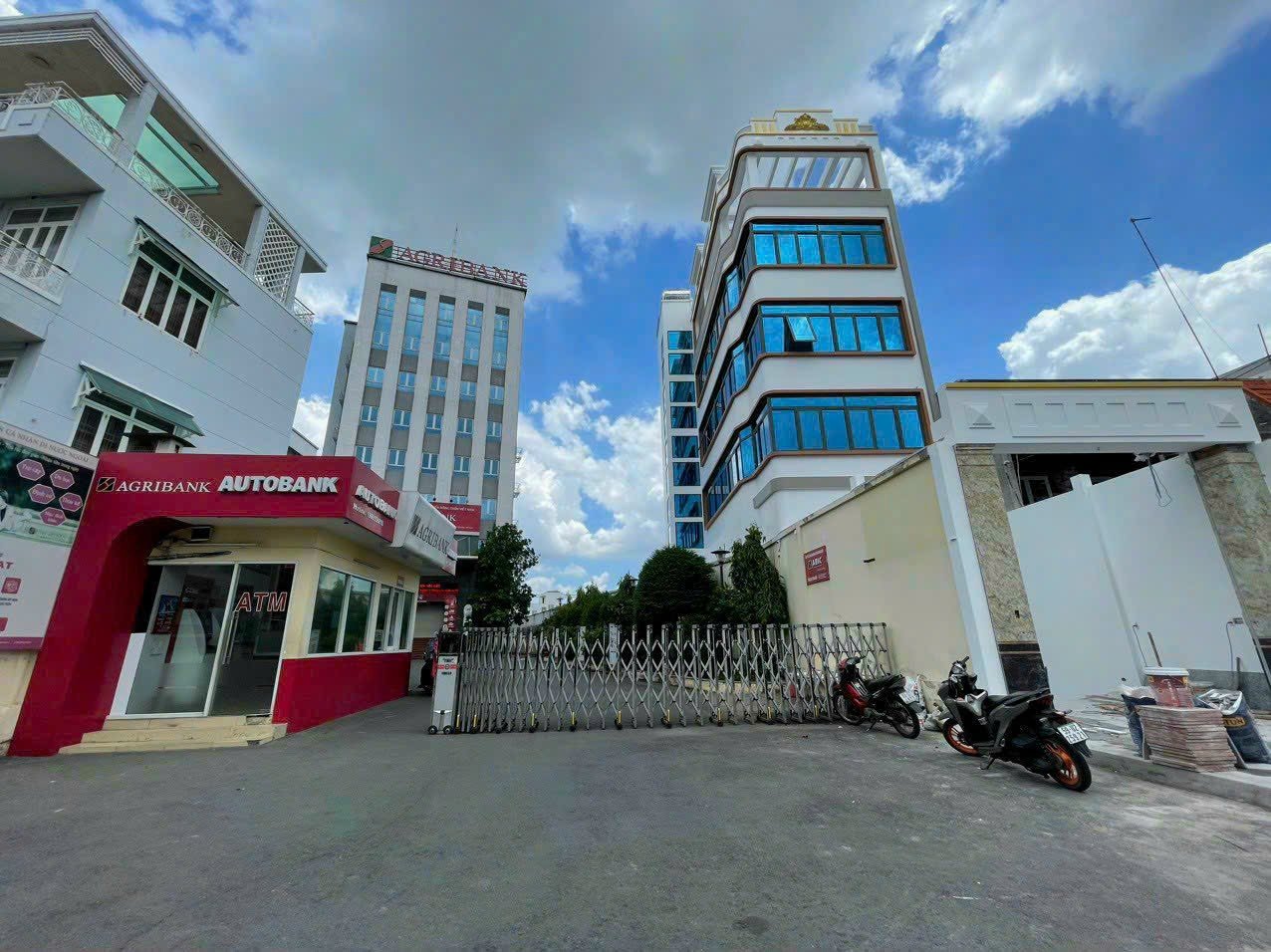 Cần bán Nhà mặt tiền đường Lê Văn Việt, Phường Tăng Nhơn Phú B, Diện tích 168m², Giá 45 Tỷ