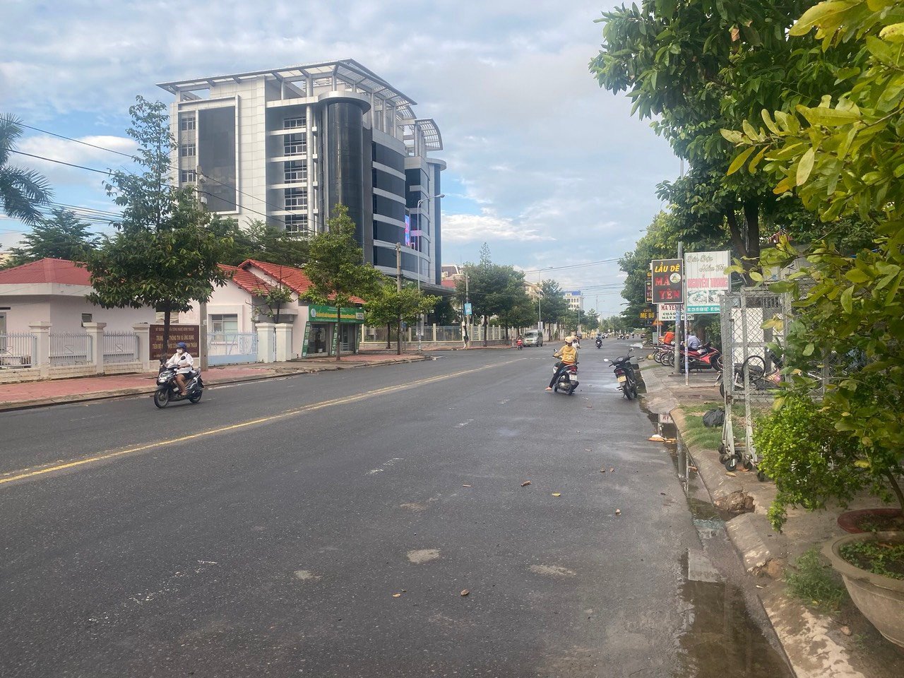 Cần bán Nhà mặt tiền đường Võ Văn Kiệt, Phường Phú Thủy, Diện tích 230m², Giá 11 Tỷ 2