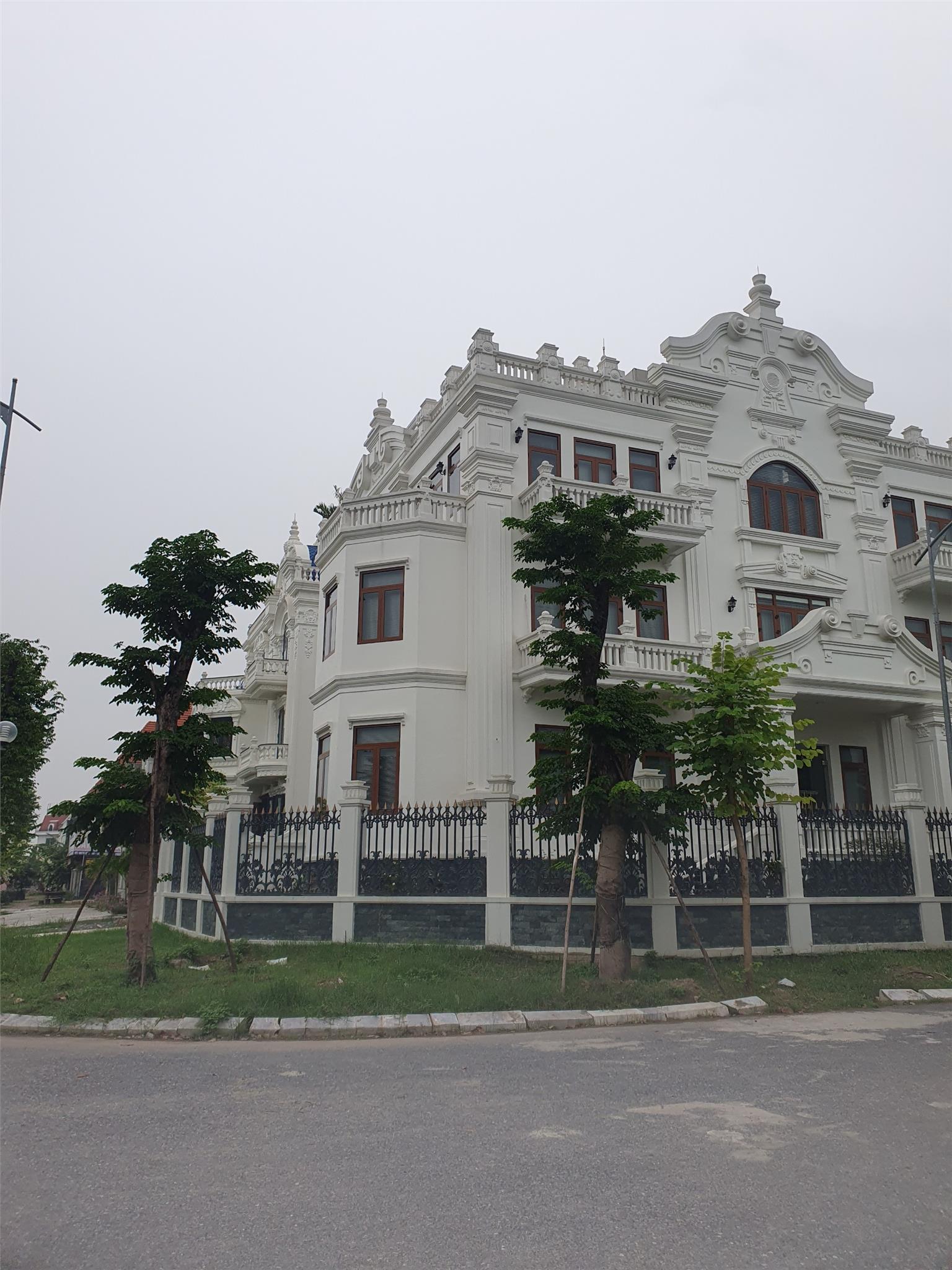 Bán liền kề biệt thự khu đô thị Văn Quán 222m2 x 4 tầng, giá đầu tư, nhà đẹp ở ngay, giảm 1,5 tỷ