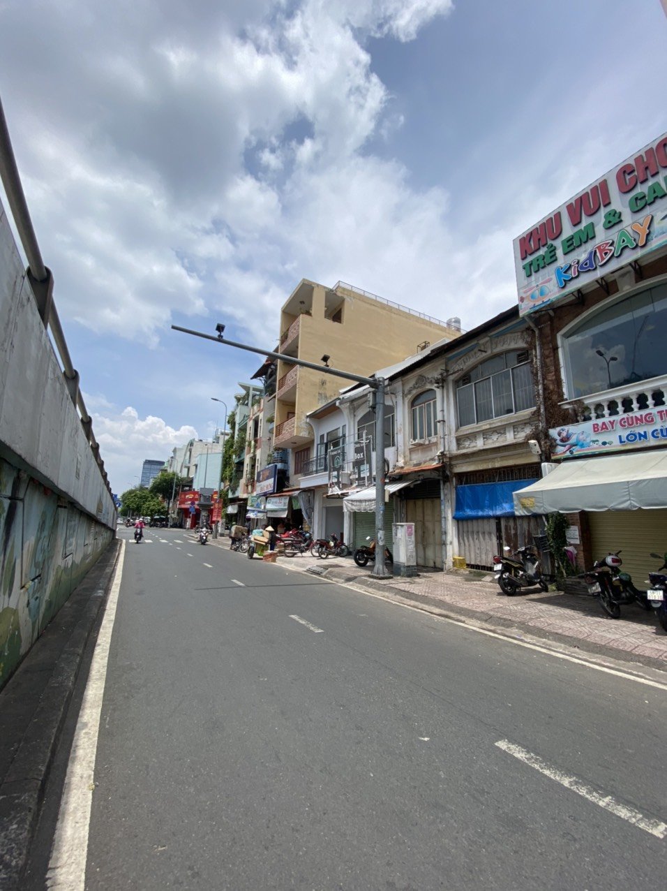 Mặt tiền kinh doanh Nguyễn Thái Học, quận 1, 71m2, 4.1x17.5, vuông vức, giá 25 tỉ 2