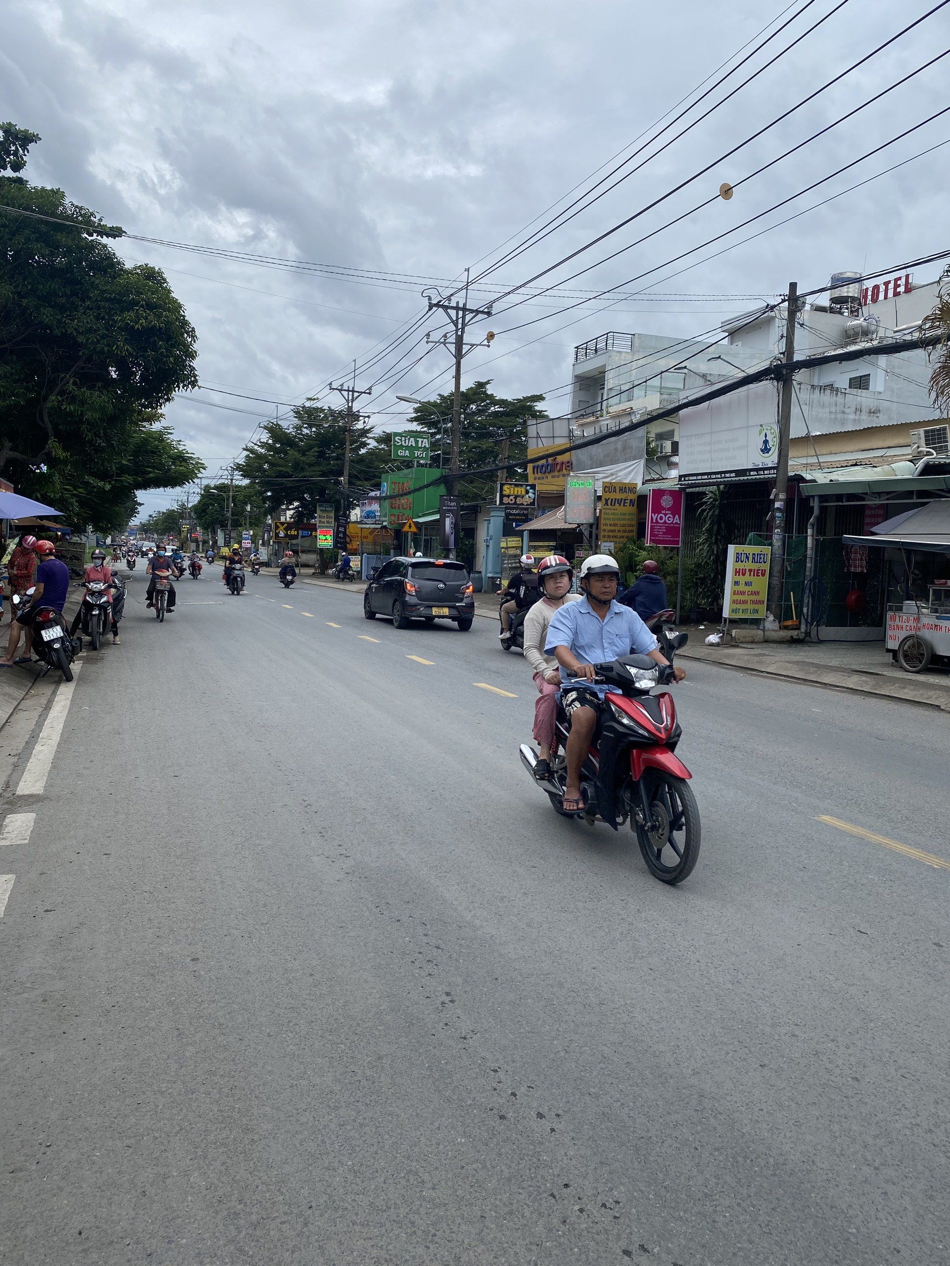 Cần bán Đất đường Hoàng Hữu Nam, Phường Long Thạnh Mỹ, Diện tích 400m², Giá Thương lượng 3