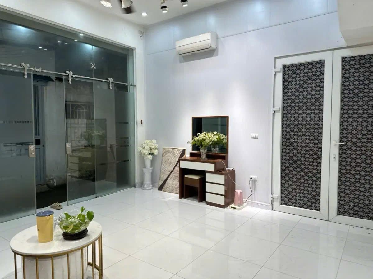 Bán nhà Tam Khương,30m2,mt 6m,Lô góc, gần phố, ngõ thông,kinh doanh, giá 7 tỷ 1